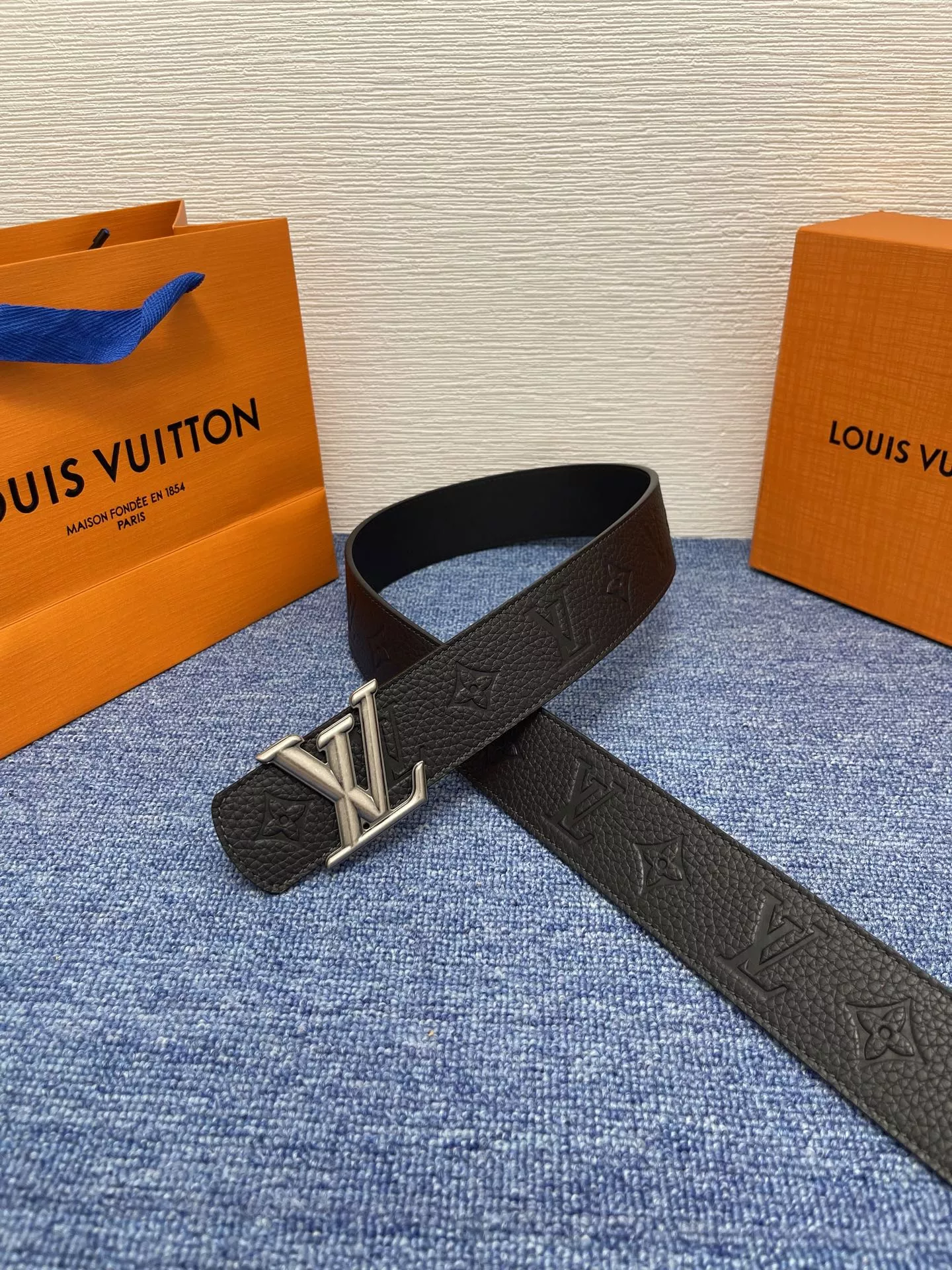 AllSeason 8897 Louis Vuitton AAA Quality Belts In 4.0cm For Men