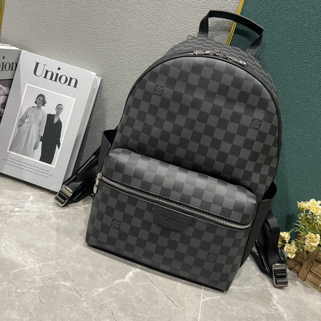 AllSeason 9138 Louis Vuitton LV AAA Man Backpacks