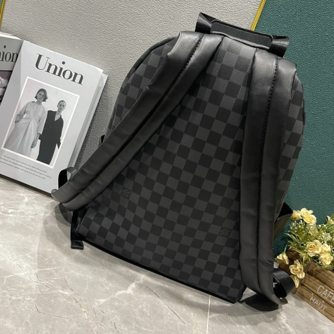 AllSeason 9138 Louis Vuitton LV AAA Man Backpacks