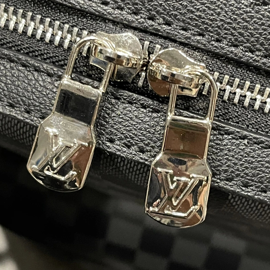 AllSeason 9138 Louis Vuitton LV AAA Man Backpacks