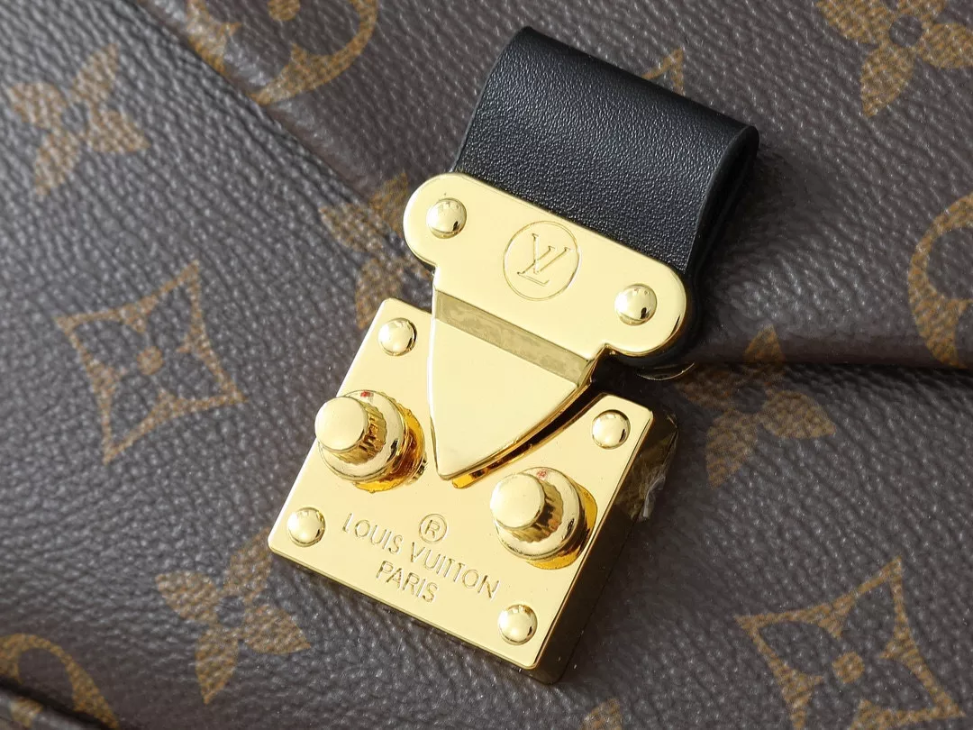 AllSeason 9311 Louis Vuitton AAA Quality Shoulder Bags For Women