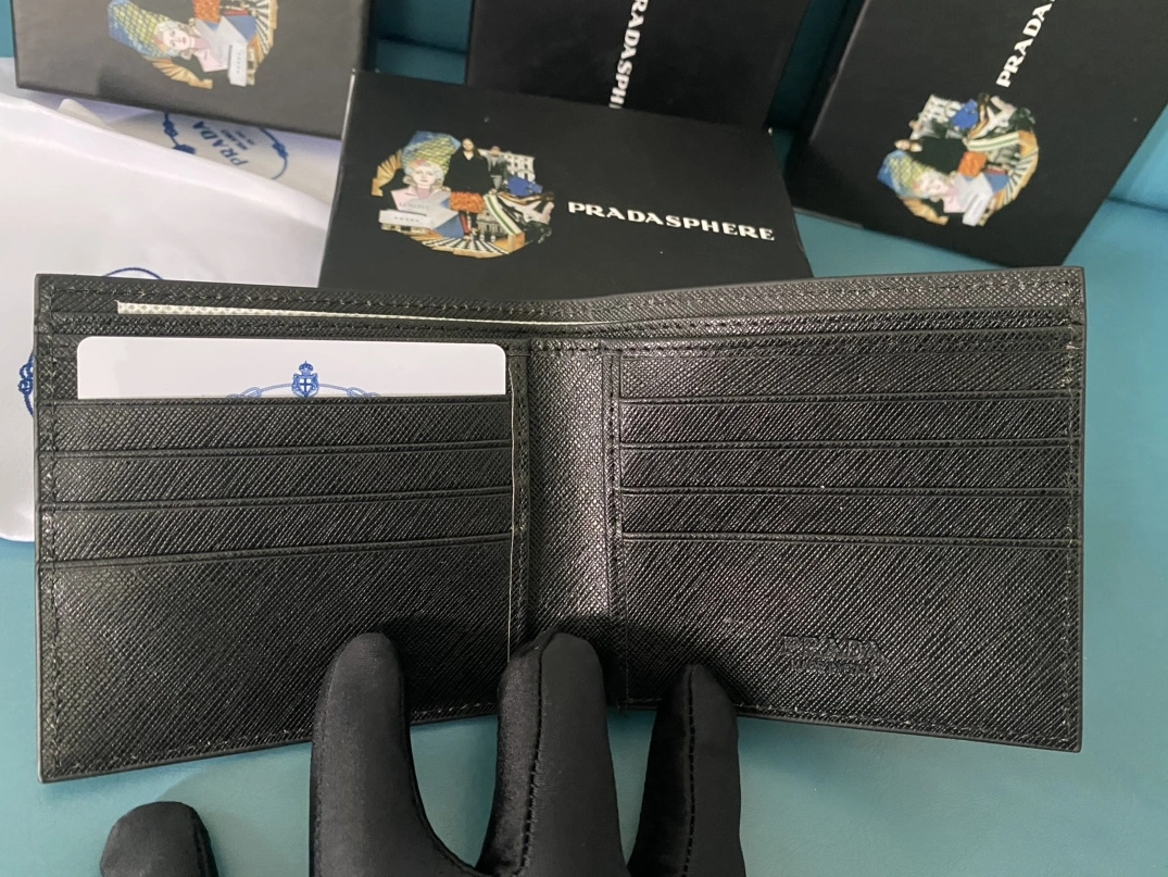 AllSeason 943 Prada Wallets For Men