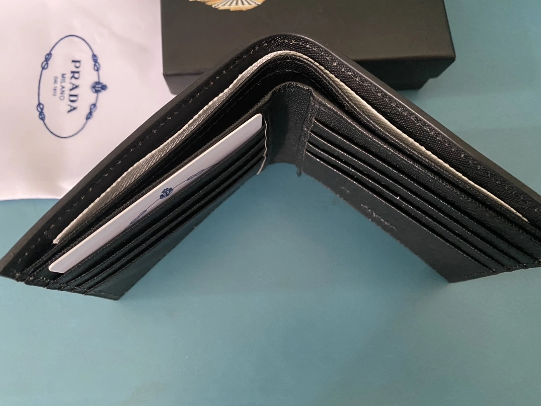 AllSeason 943 Prada Wallets For Men
