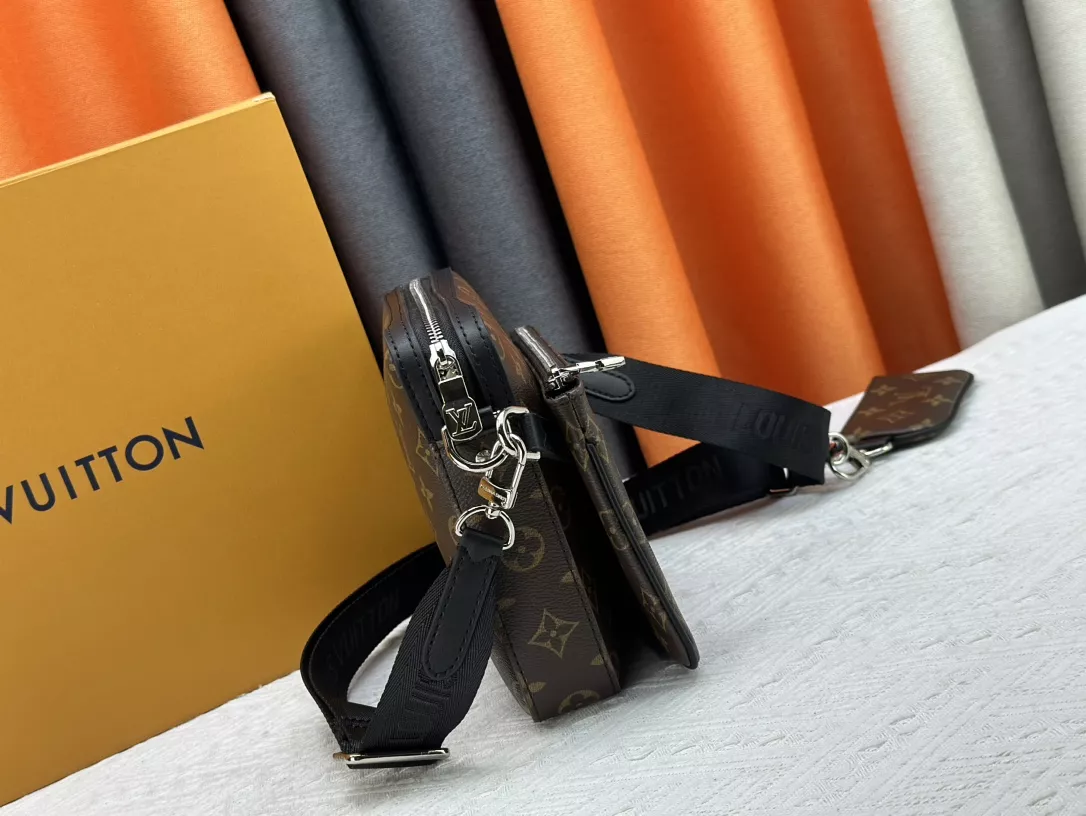 AllSeason 962 Louis Vuitton AAA Man Messenger Bags