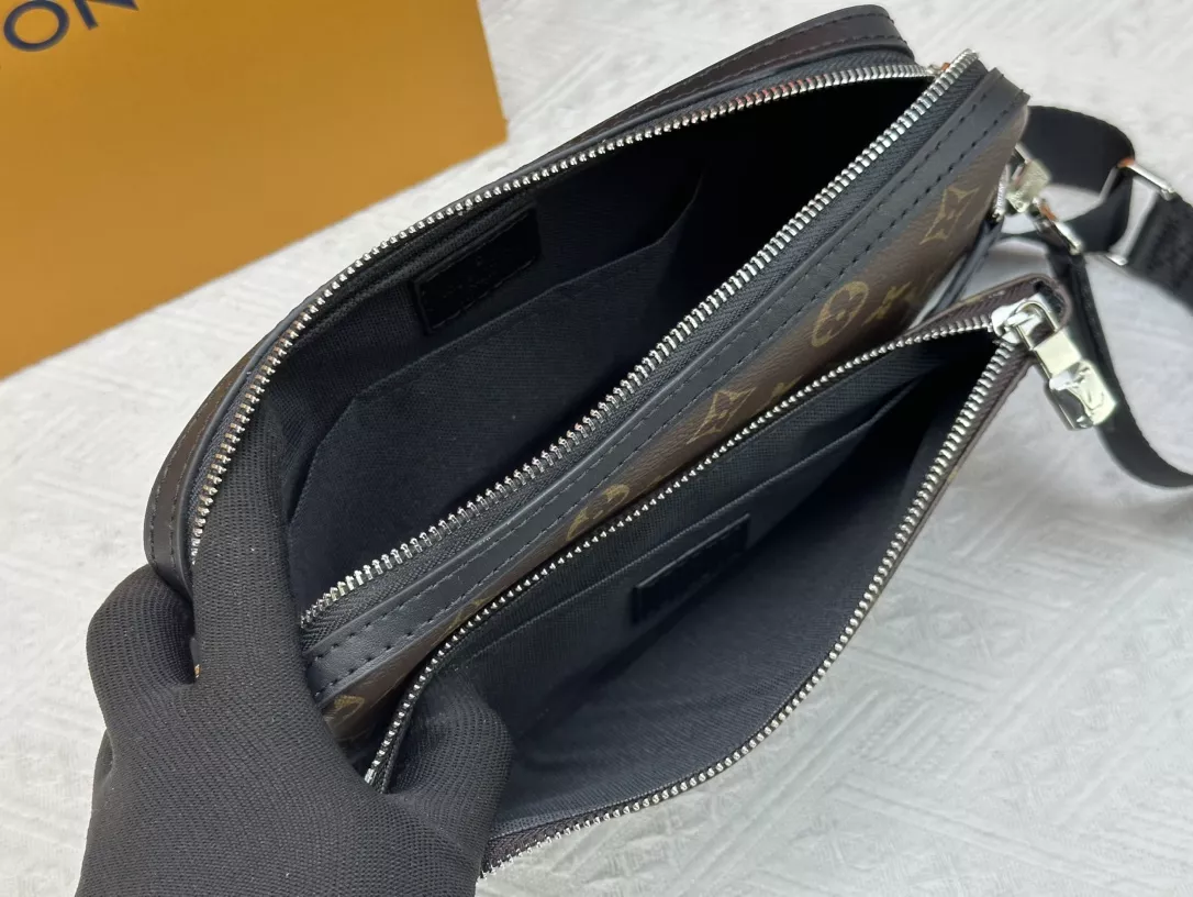 AllSeason 962 Louis Vuitton AAA Man Messenger Bags