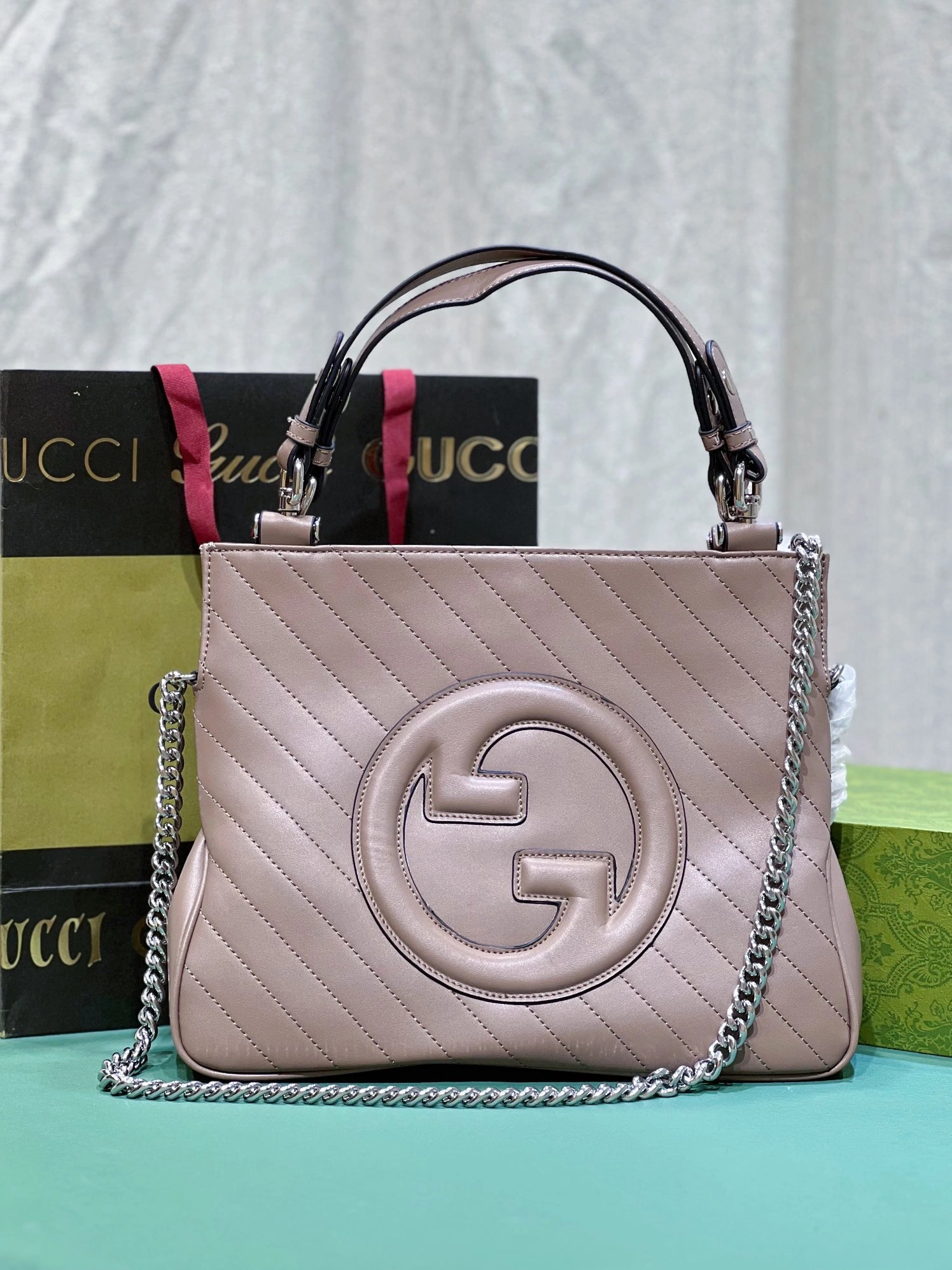 AllSeason 976 Gucci AAA Quality Handbags For Women