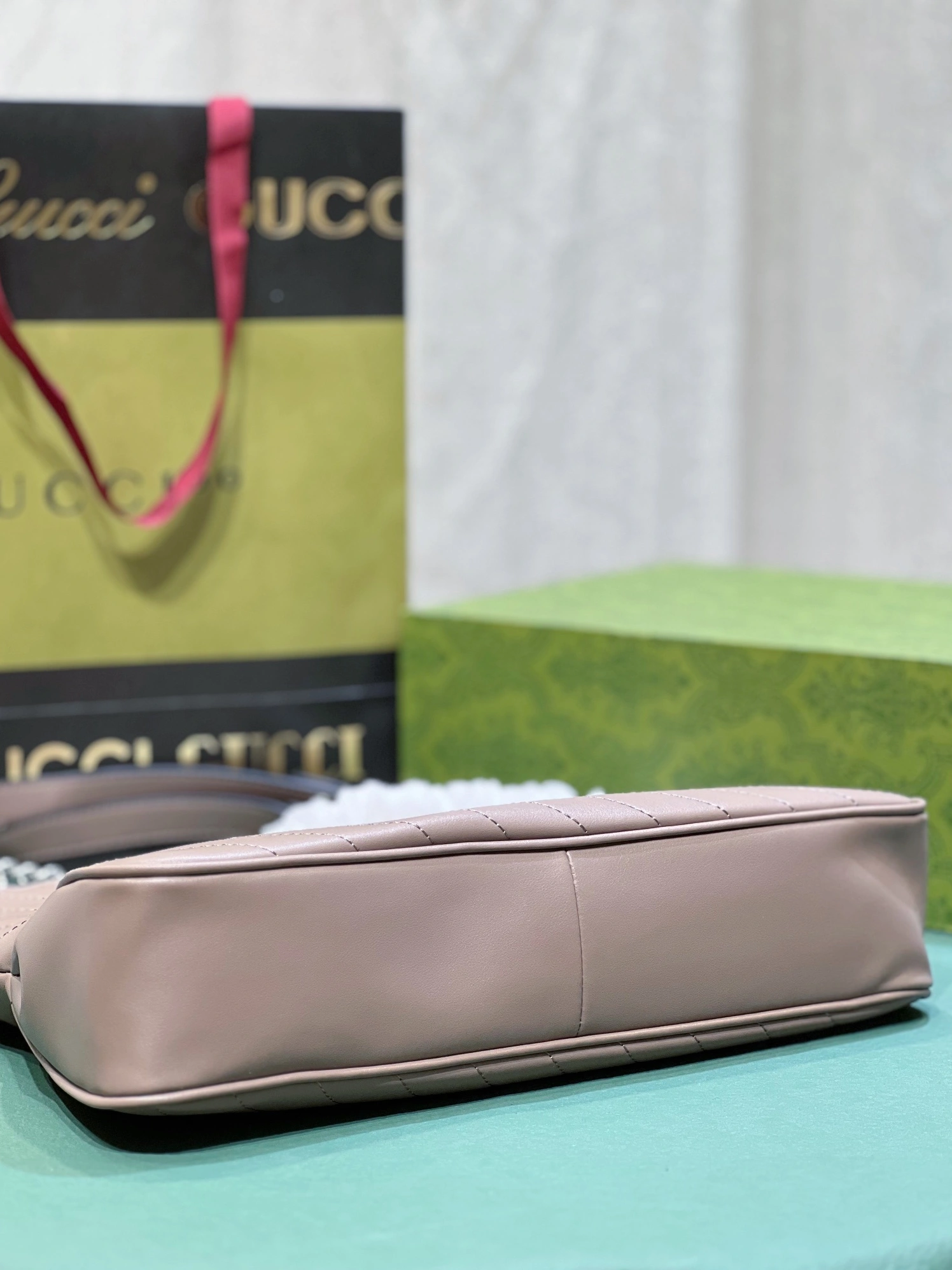 AllSeason 976 Gucci AAA Quality Handbags For Women
