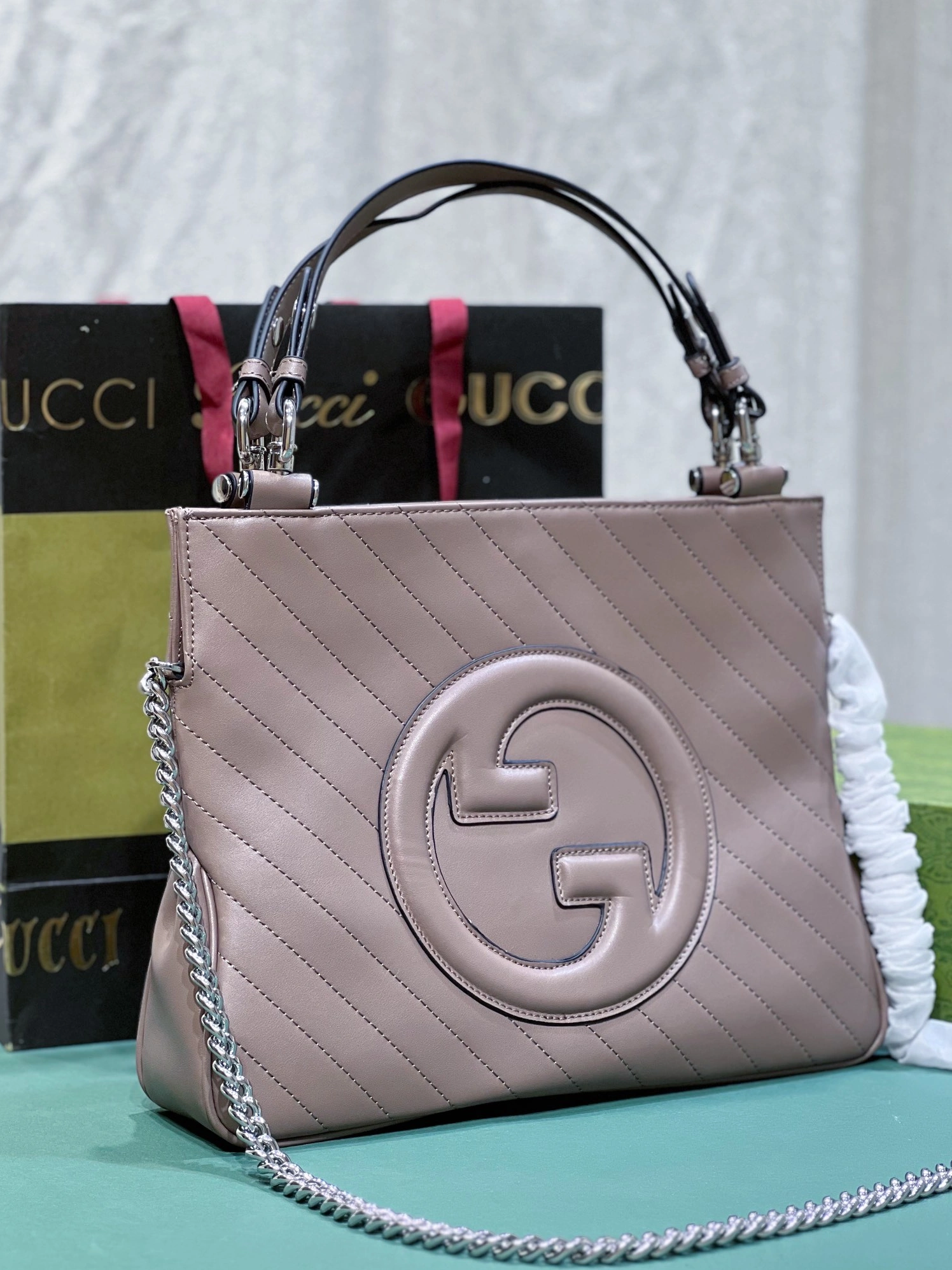 AllSeason 976 Gucci AAA Quality Handbags For Women