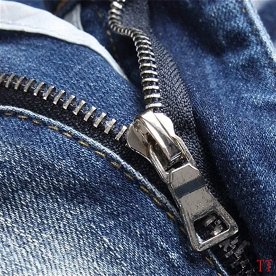 Amiri Jeans For Men ModernLook 6986