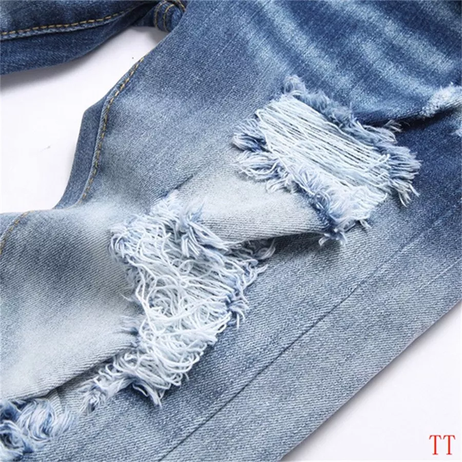 Amiri Jeans For Men Sleek 2510