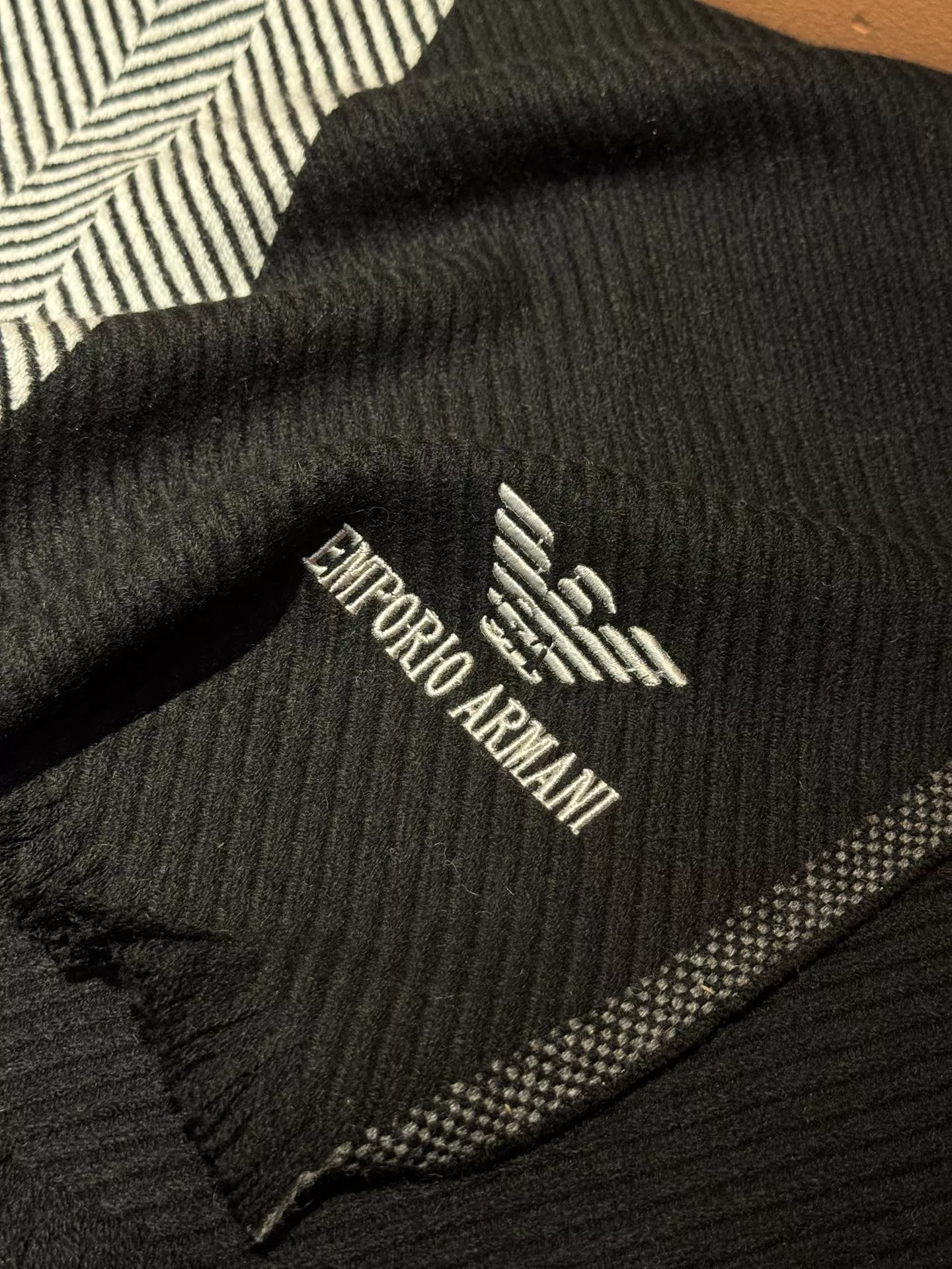 Armani Scarf For Unisex Modern 5875