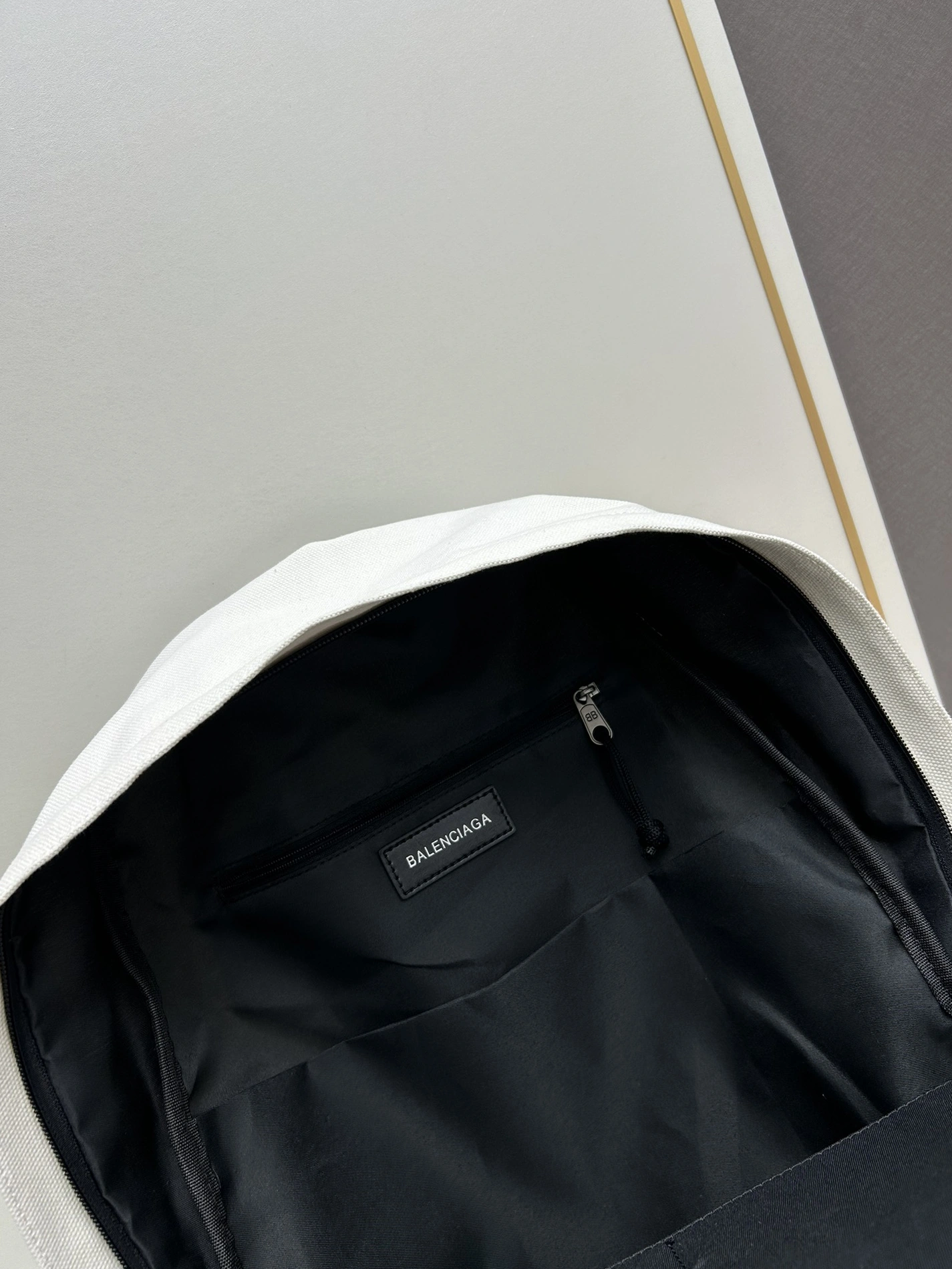 Balenciaga AAA Man Backpacks Durable 7203