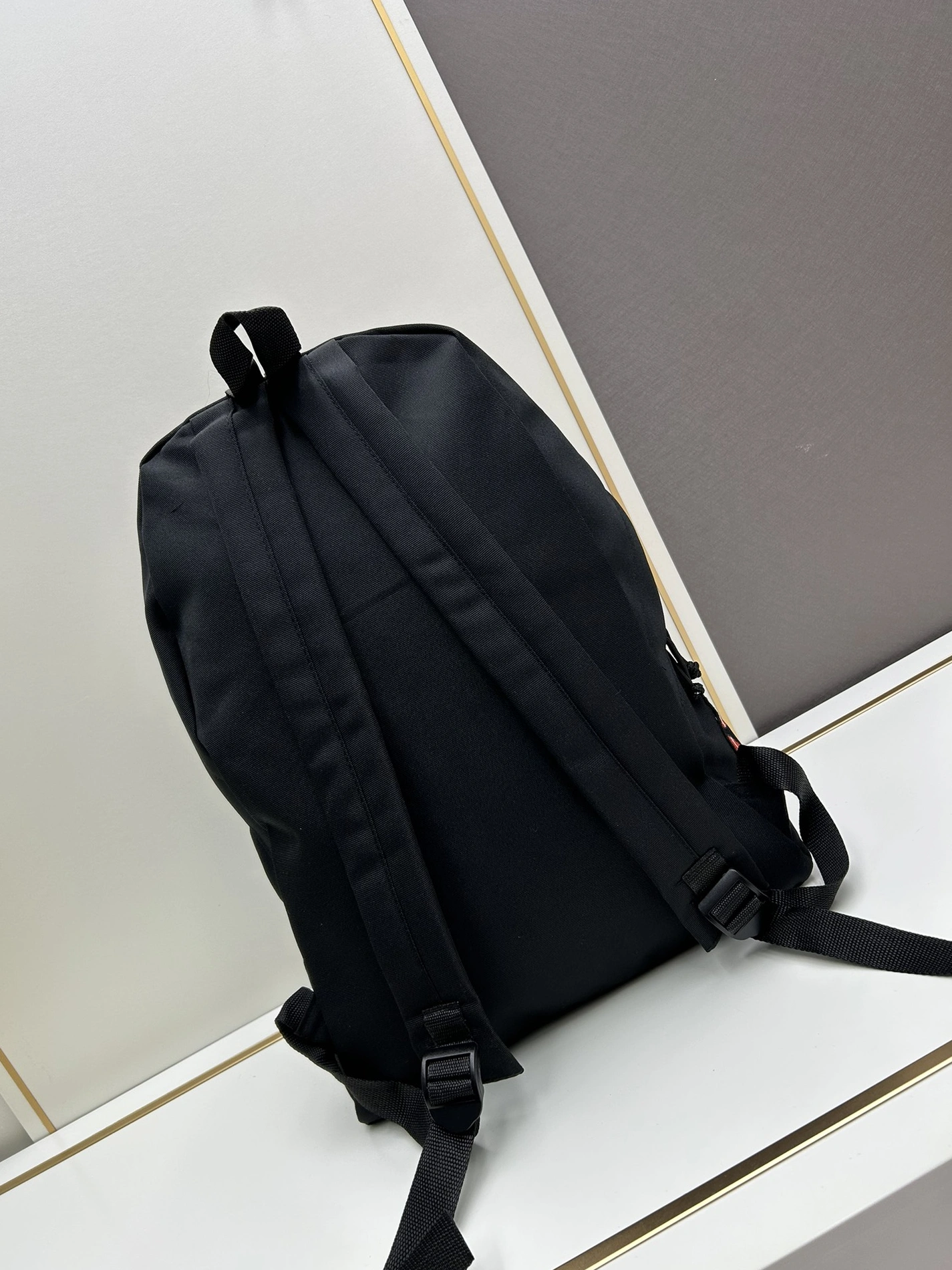 Balenciaga AAA Man Backpacks Sleek 3809