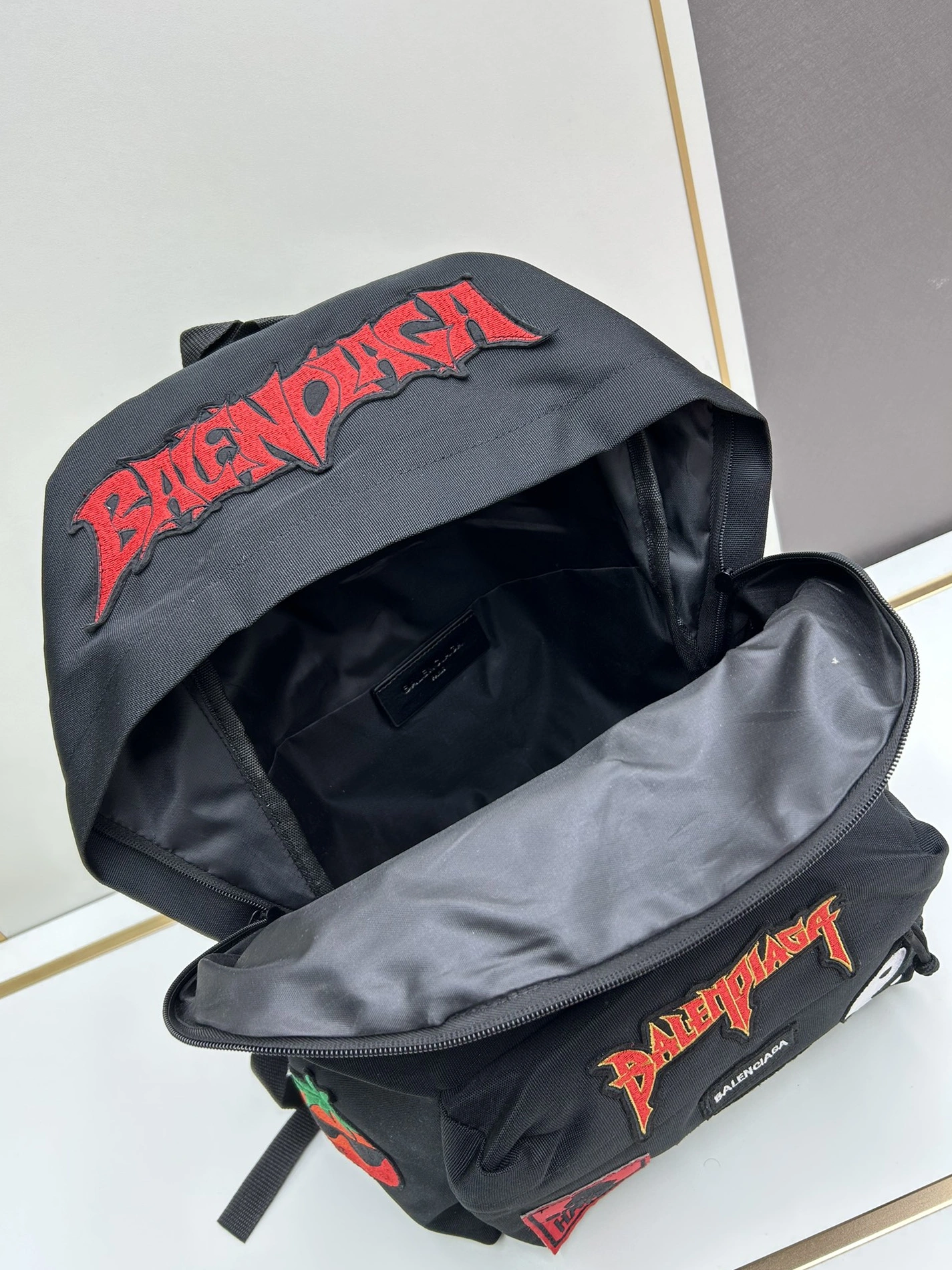 Balenciaga AAA Man Backpacks Sleek 3809