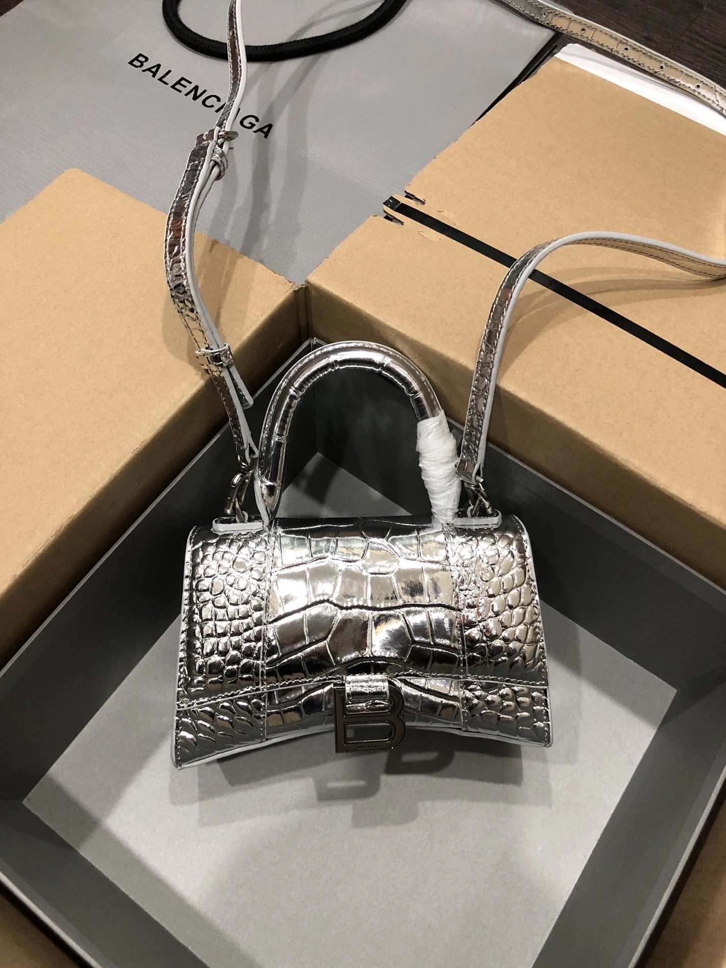 Balenciaga AAA Quality Handbags For Women Affordable 5701