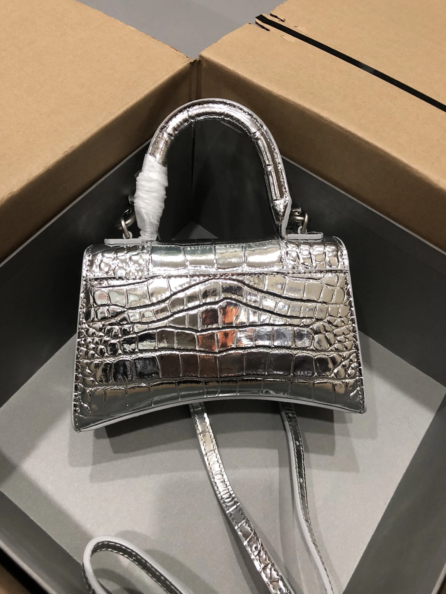 Balenciaga AAA Quality Handbags For Women Affordable 5701