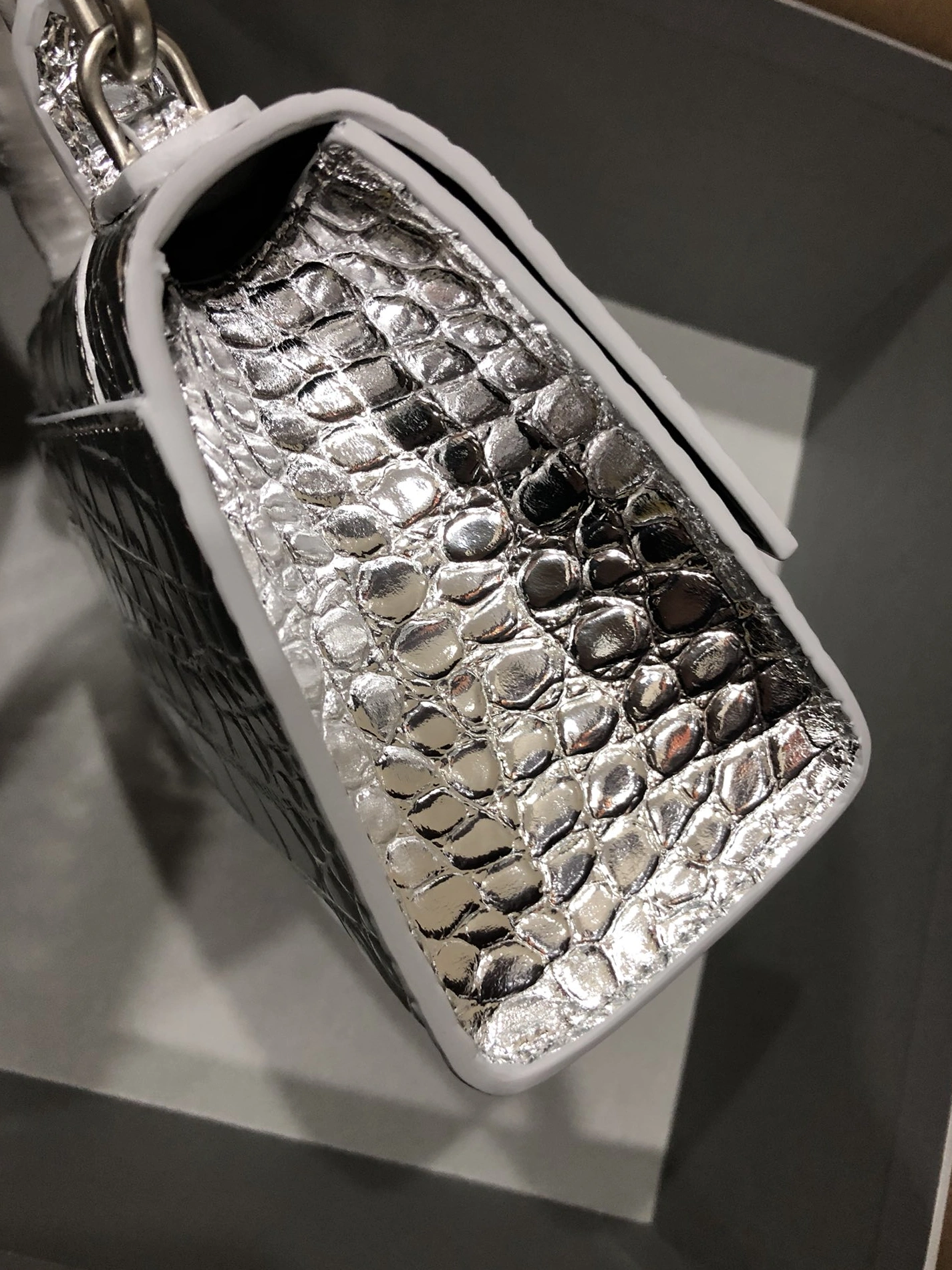 Balenciaga AAA Quality Handbags For Women Affordable 5701