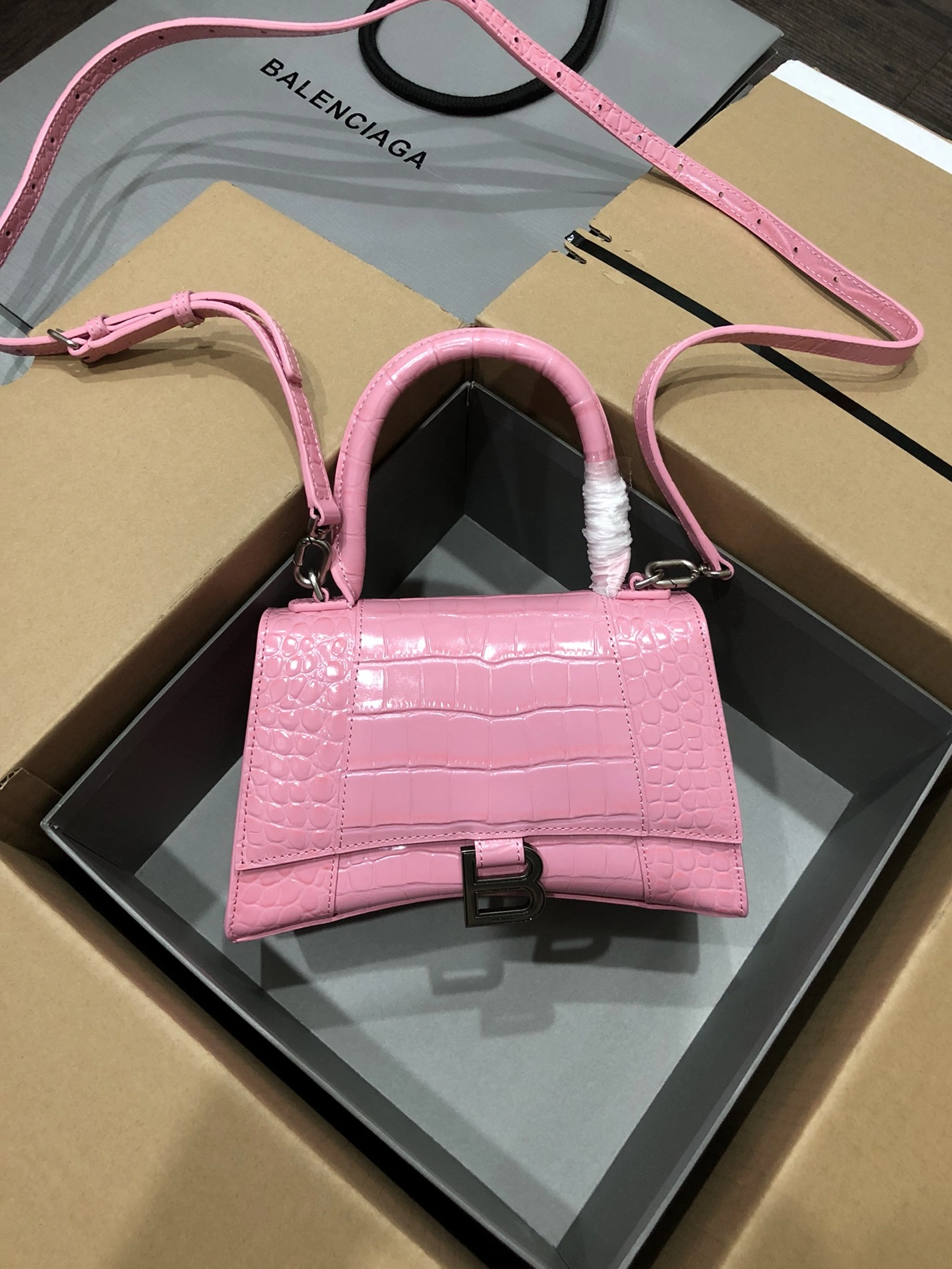 Balenciaga AAA Quality Handbags For Women Affordable 6146