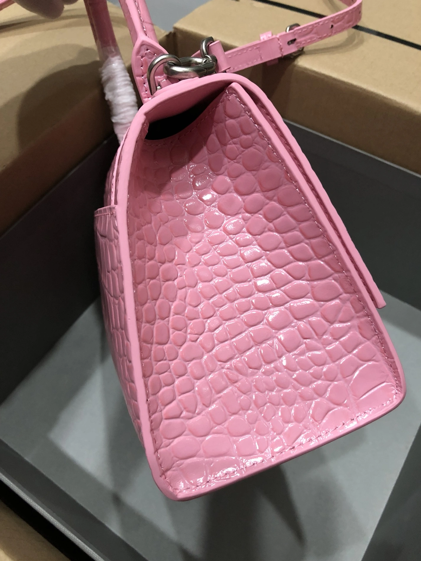 Balenciaga AAA Quality Handbags For Women Affordable 6146