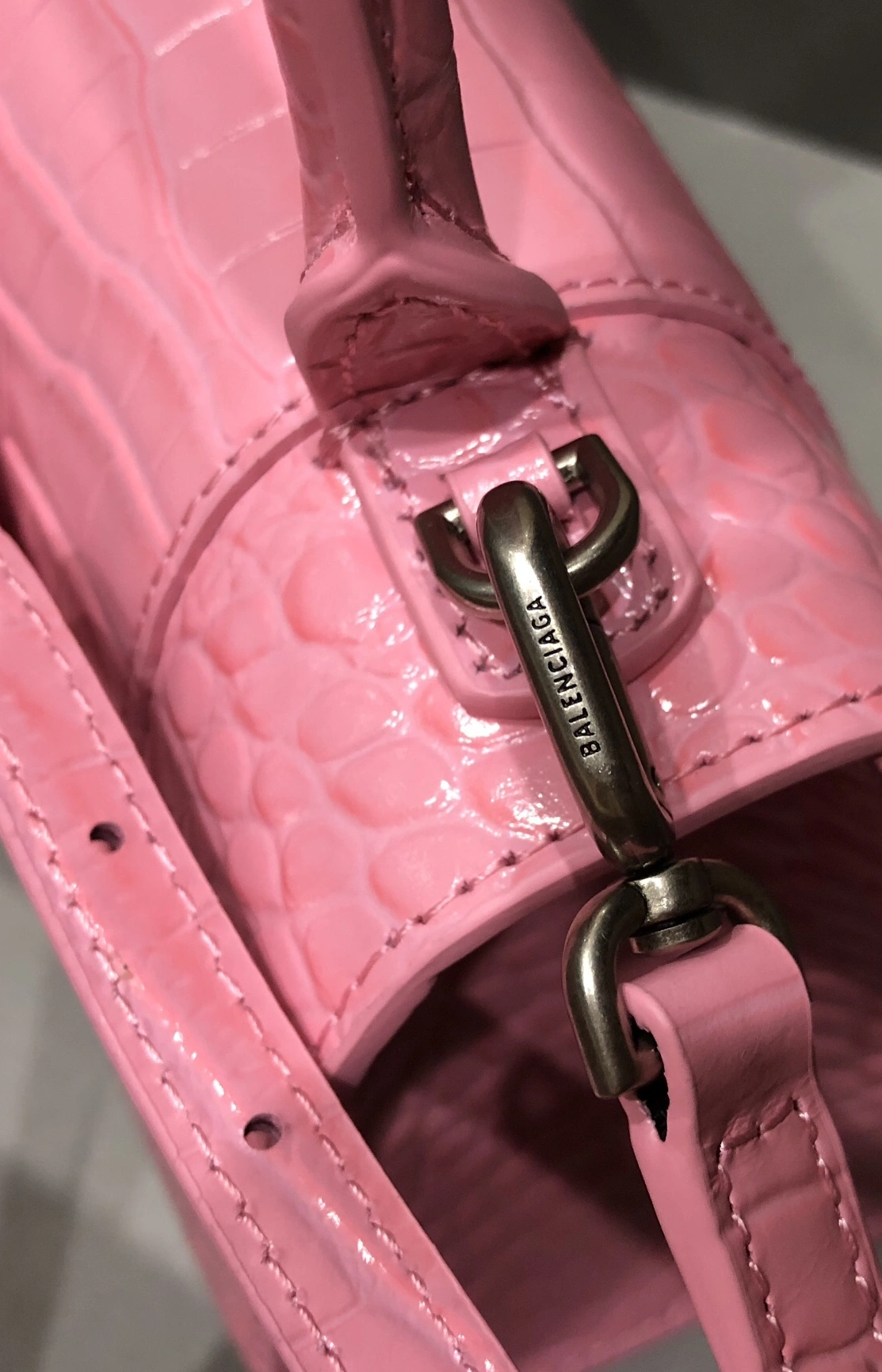 Balenciaga AAA Quality Handbags For Women Affordable 6146