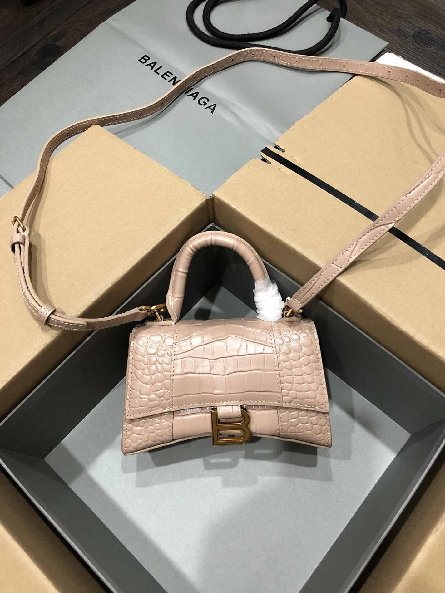 Balenciaga AAA Quality Handbags For Women Affordable 691