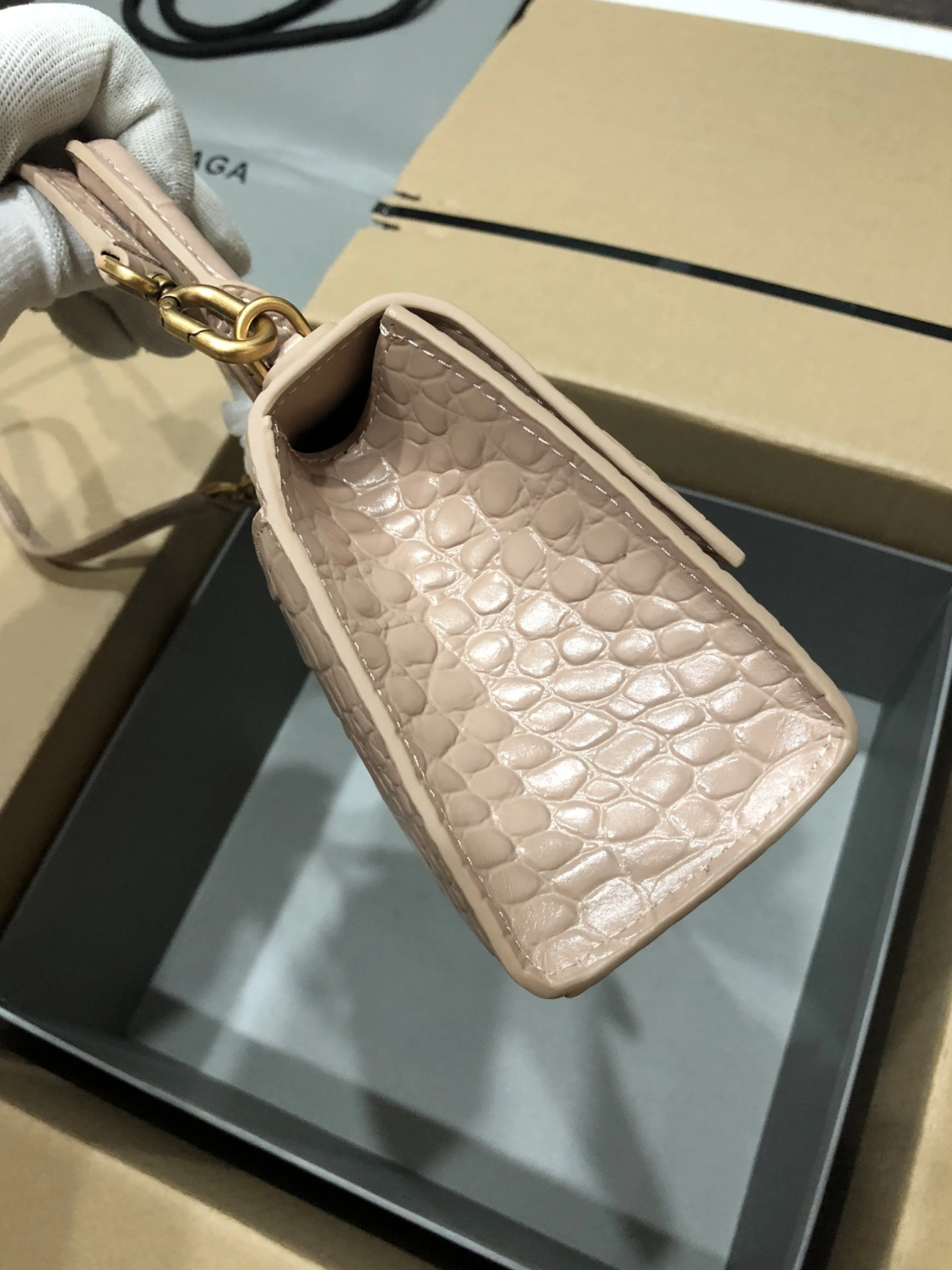 Balenciaga AAA Quality Handbags For Women Affordable 691