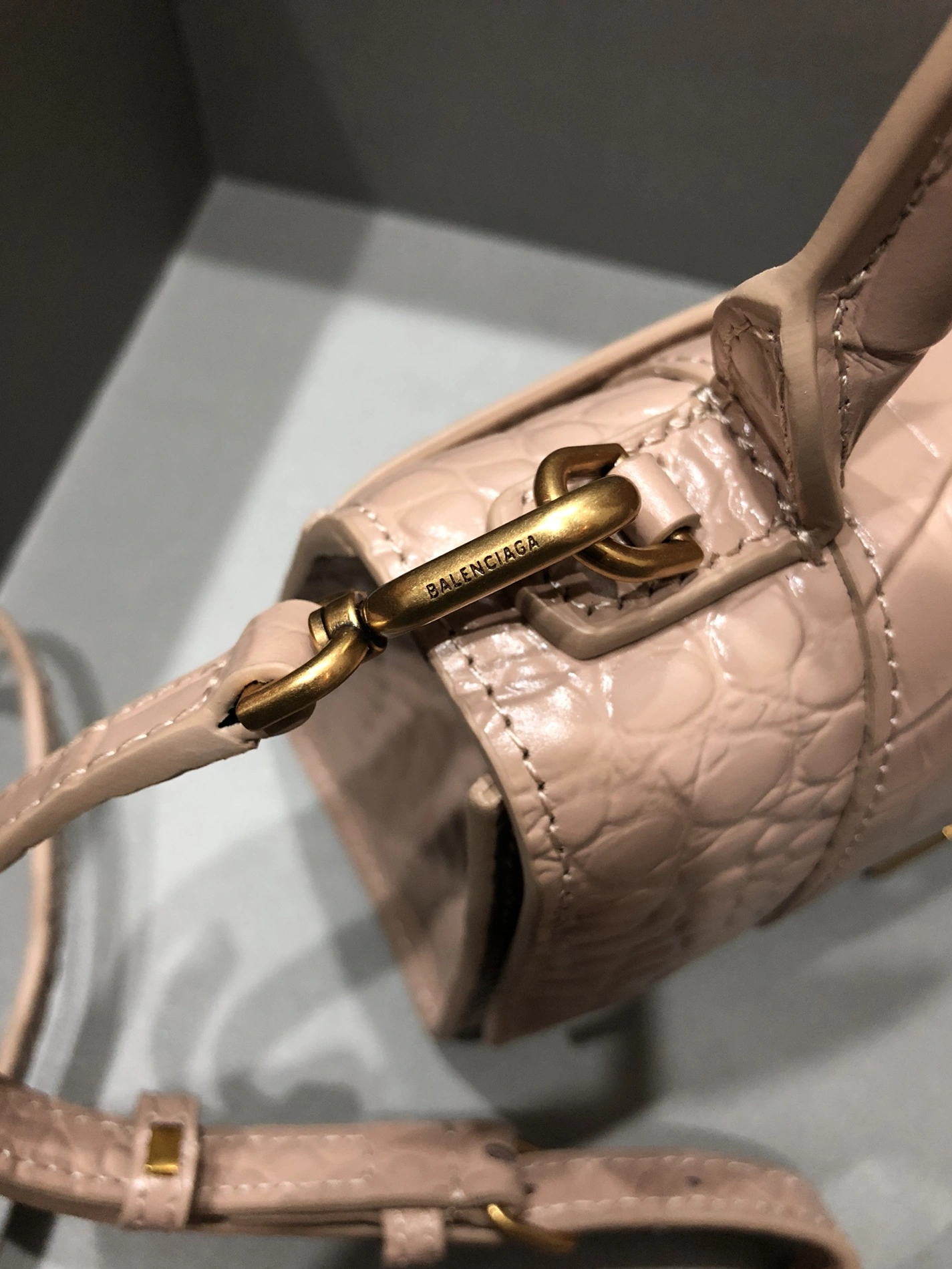 Balenciaga AAA Quality Handbags For Women Affordable 691
