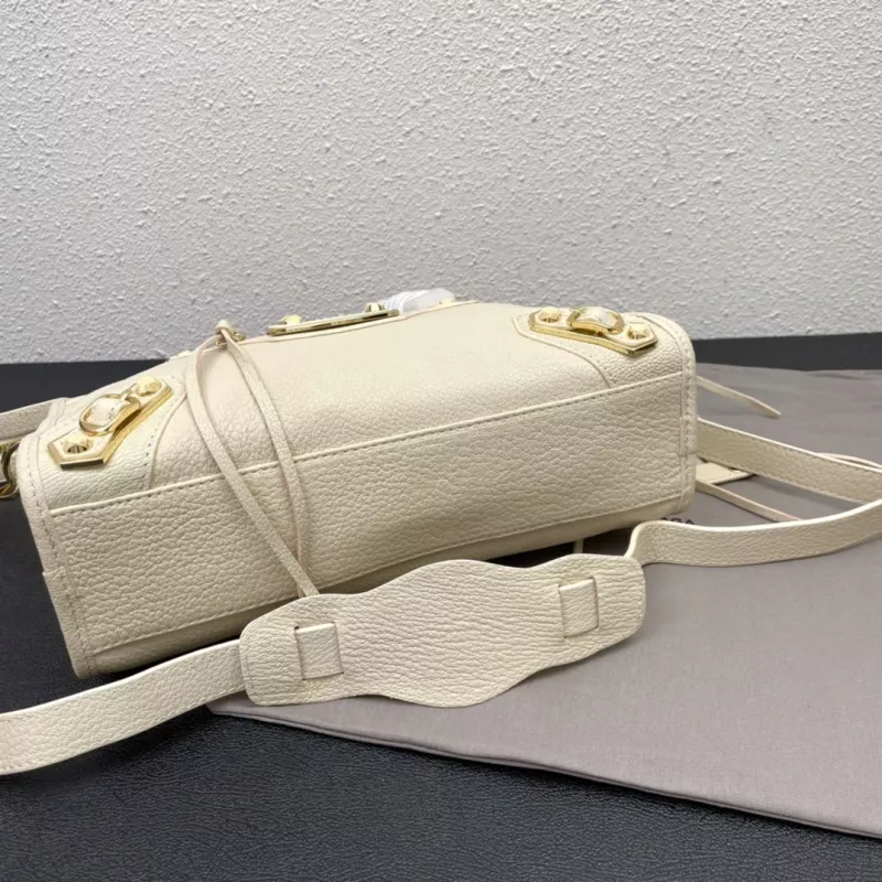 Balenciaga AAA Quality Handbags For Women AllSeason 8116