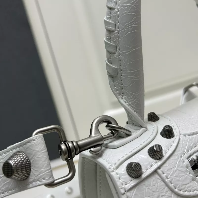 Balenciaga AAA Quality Handbags For Women Classic 5777