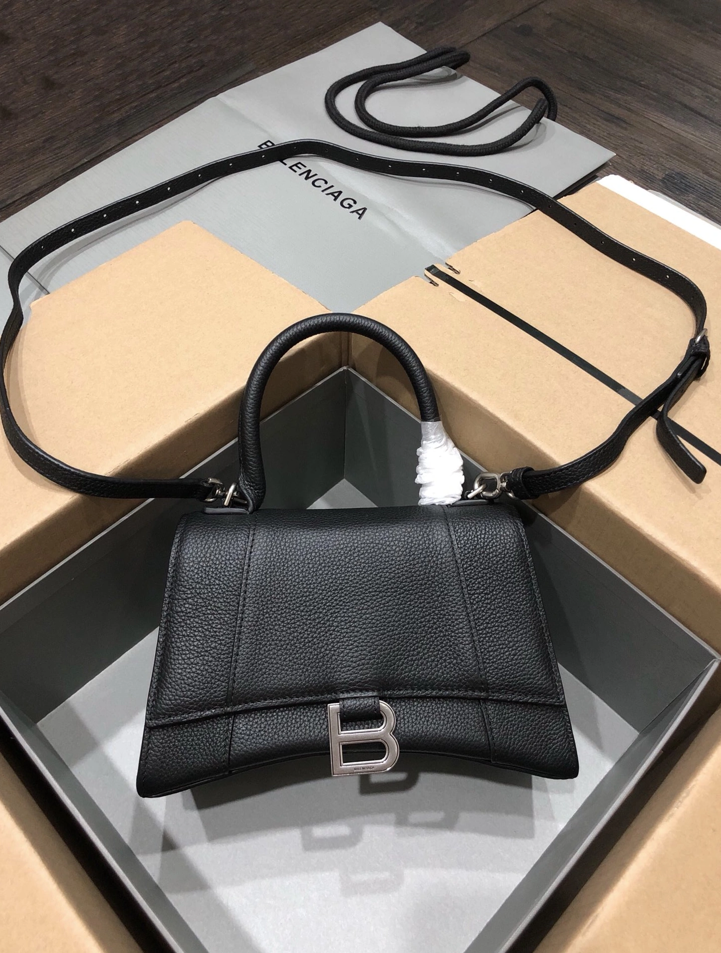 Balenciaga AAA Quality Handbags For Women Compact 8821