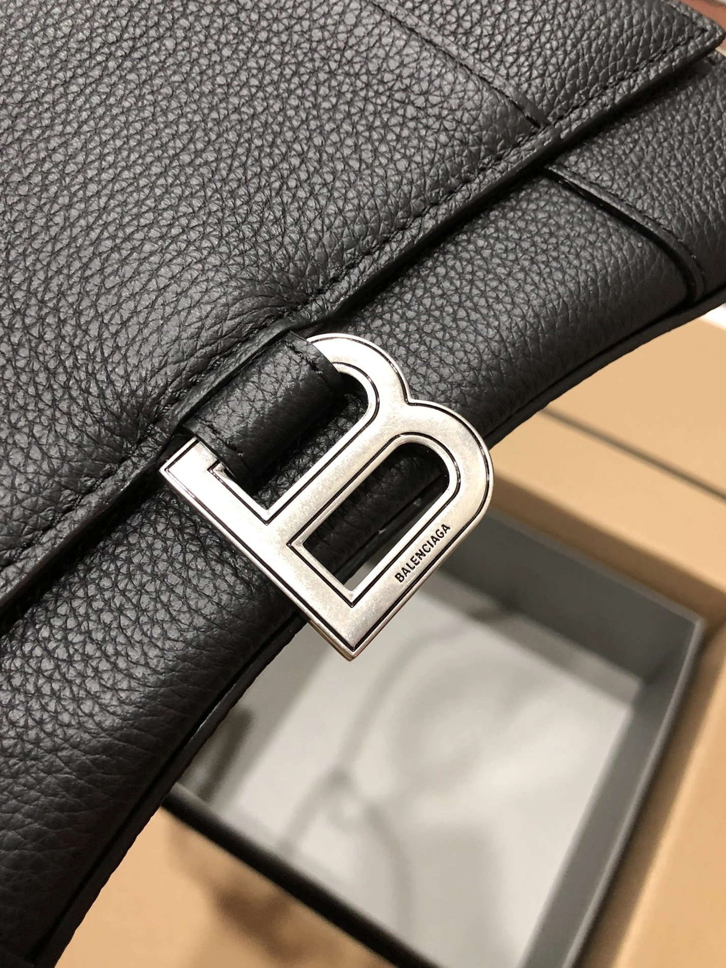 Balenciaga AAA Quality Handbags For Women Compact 8821