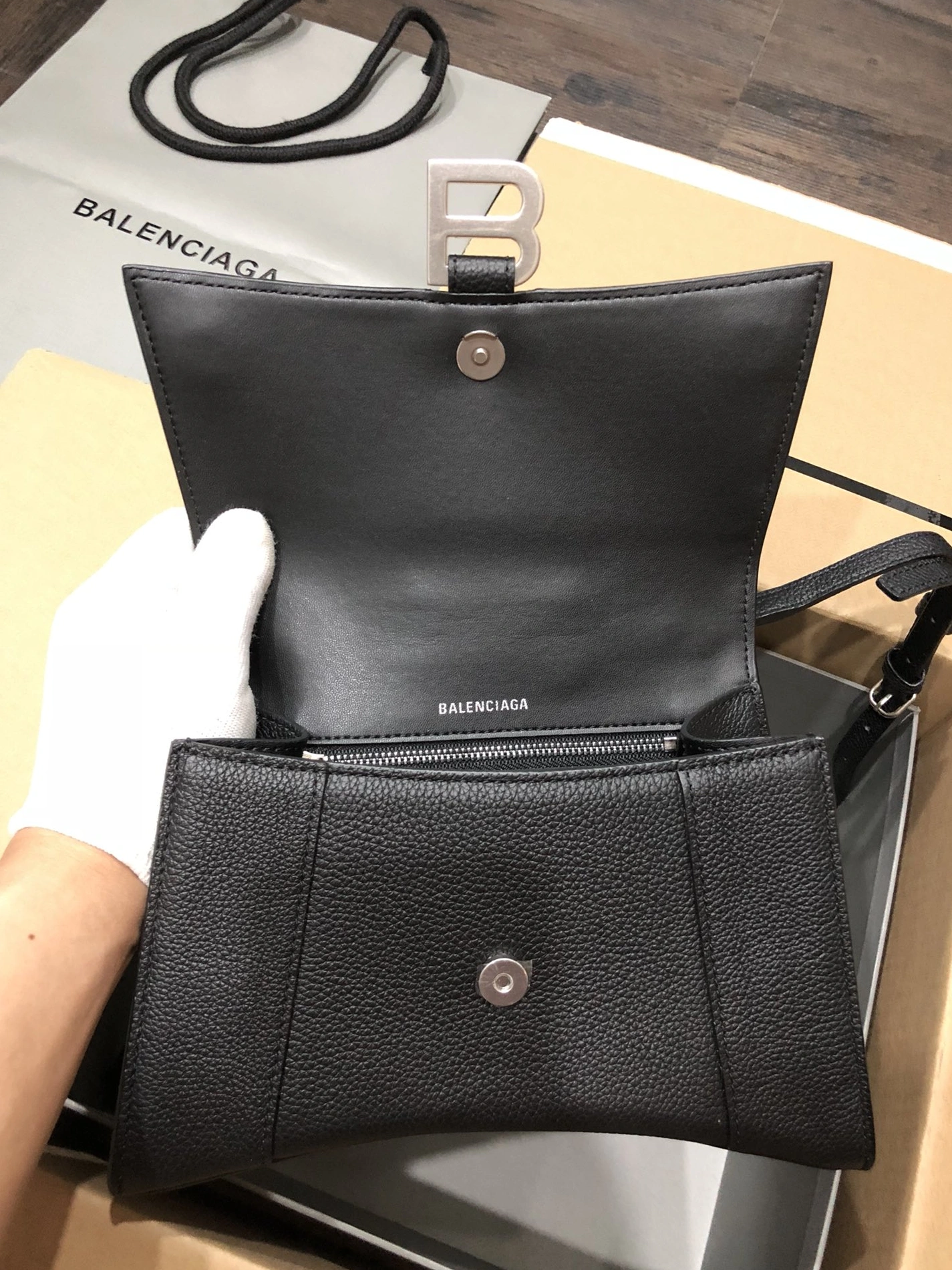Balenciaga AAA Quality Handbags For Women Compact 8821