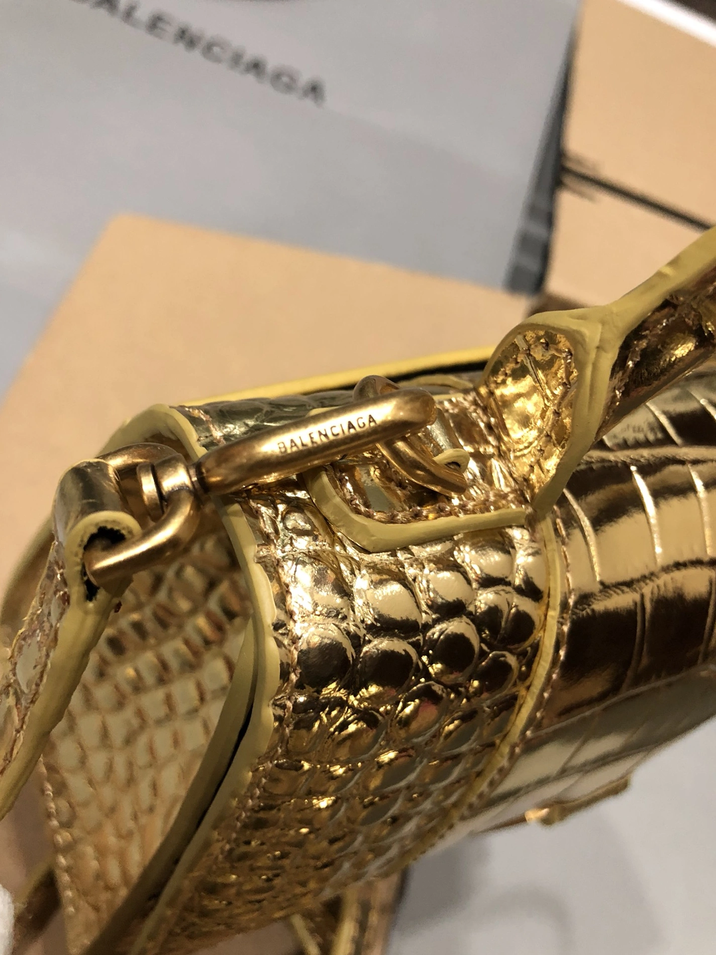 Balenciaga AAA Quality Handbags For Women Durable 1496