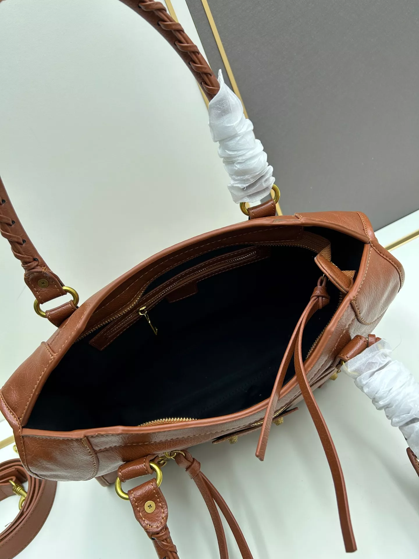 Balenciaga AAA Quality Handbags For Women Durable 315