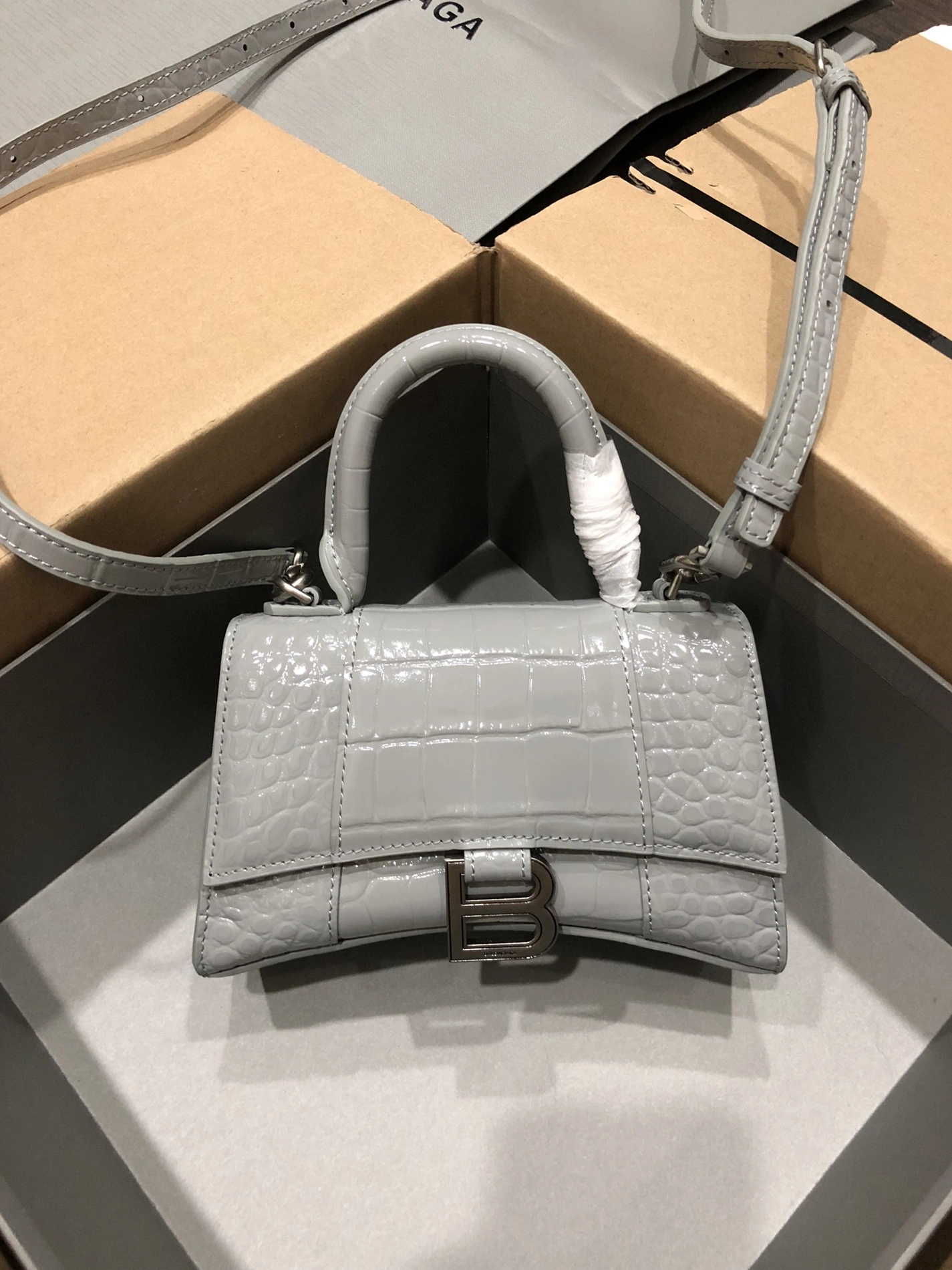 Balenciaga AAA Quality Handbags For Women Durable 5766