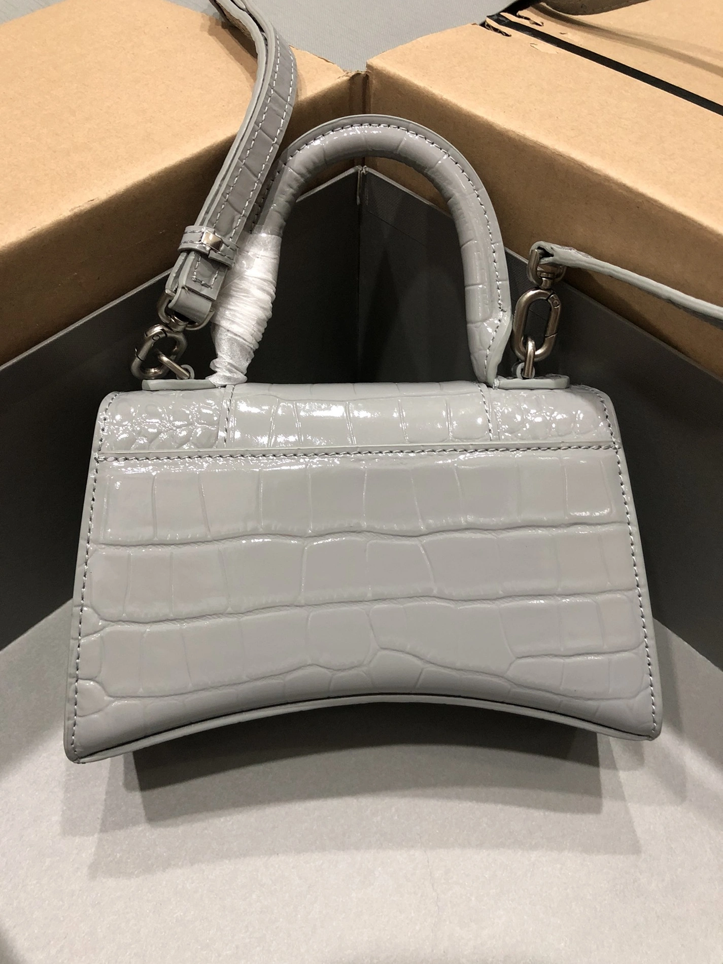 Balenciaga AAA Quality Handbags For Women Durable 5766