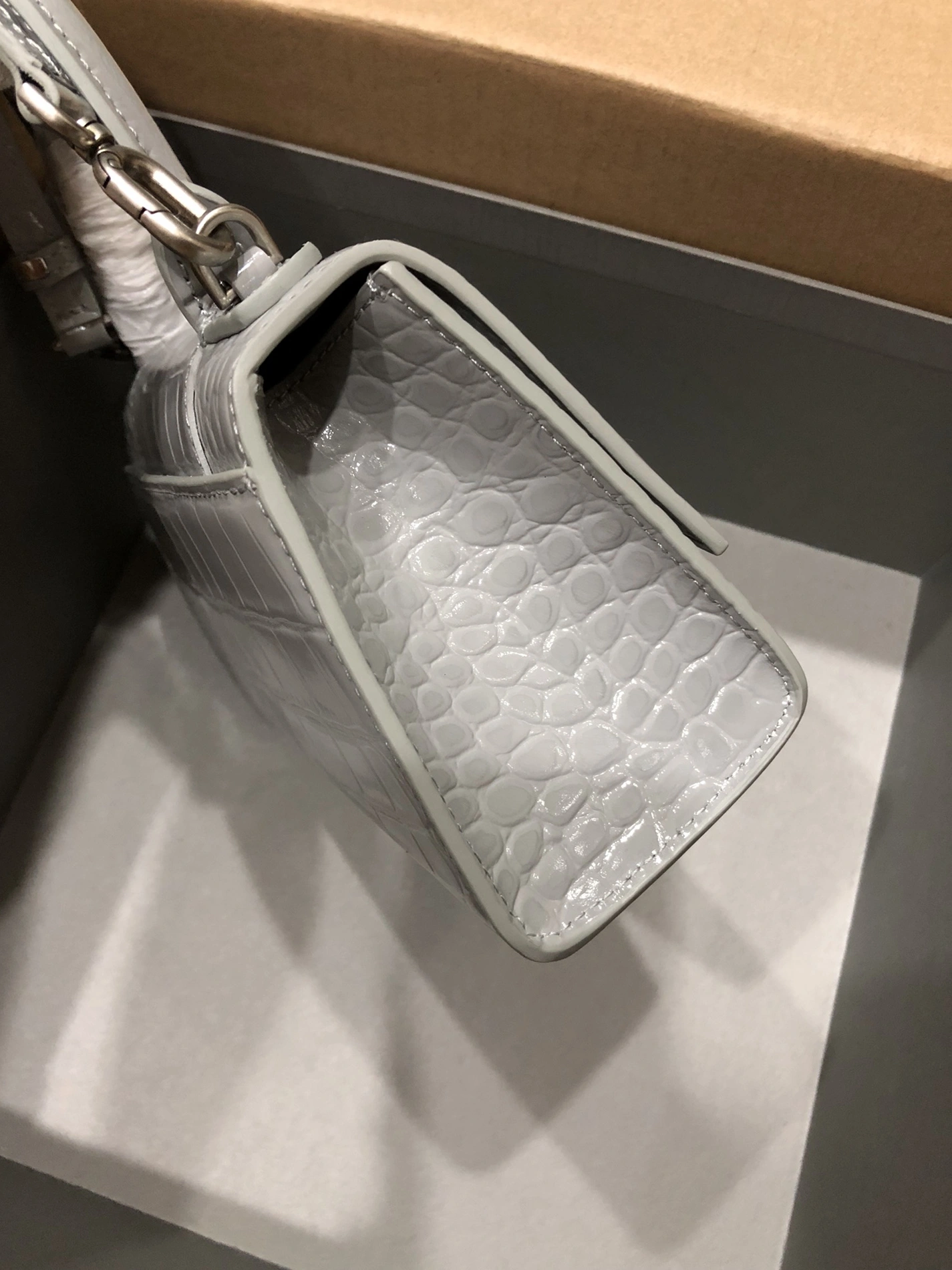 Balenciaga AAA Quality Handbags For Women Durable 5766