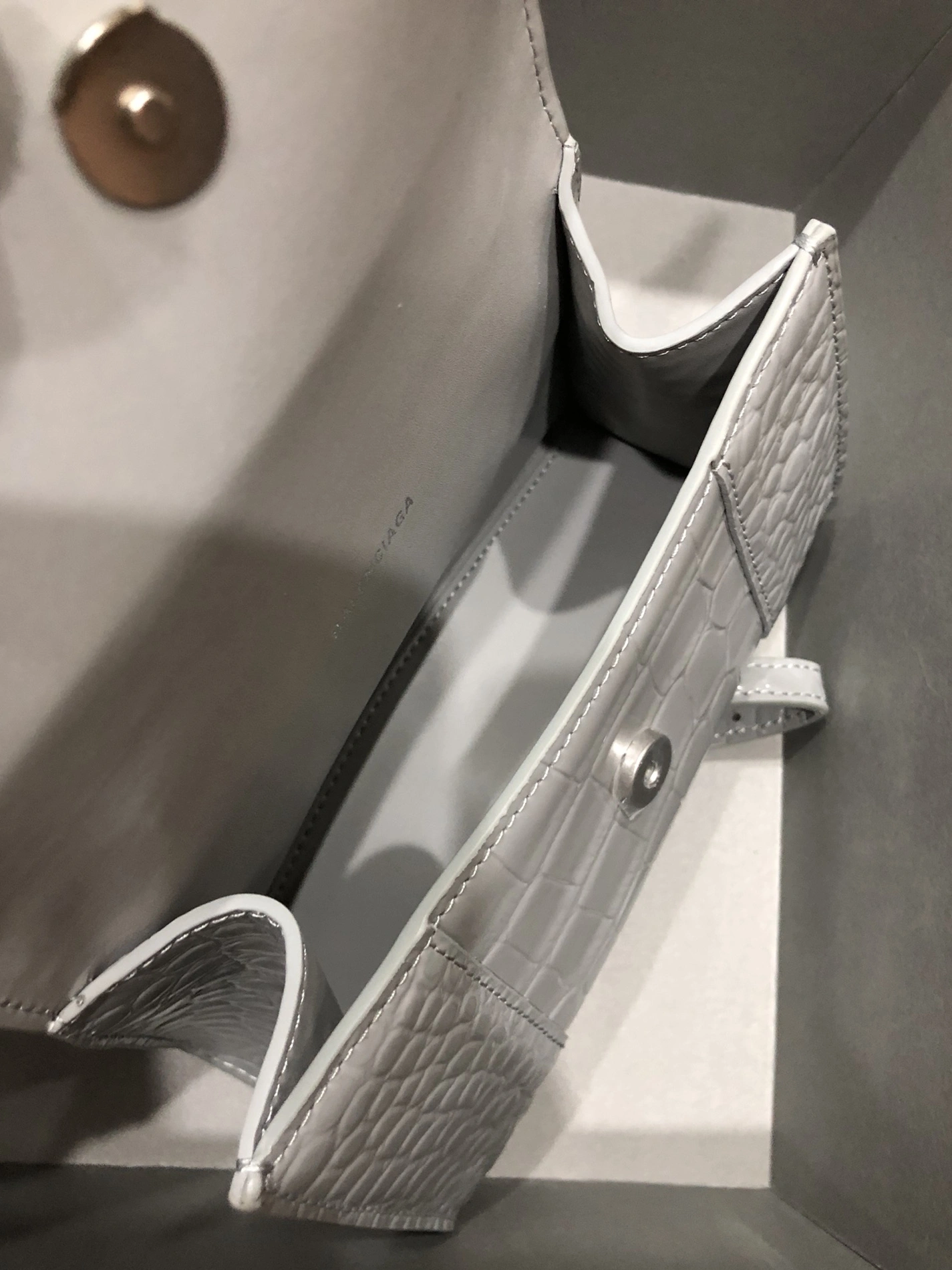 Balenciaga AAA Quality Handbags For Women Durable 5766