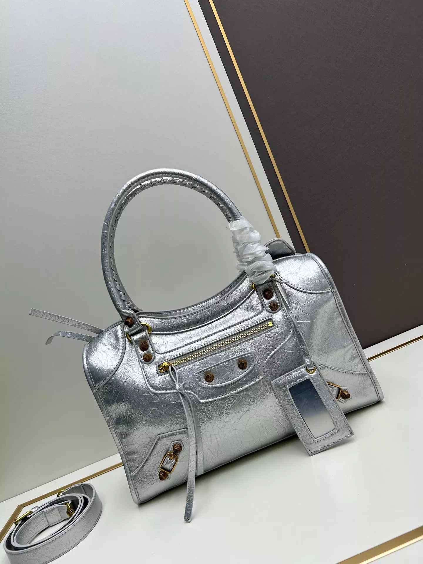Balenciaga AAA Quality Handbags For Women EasyMatch 3131