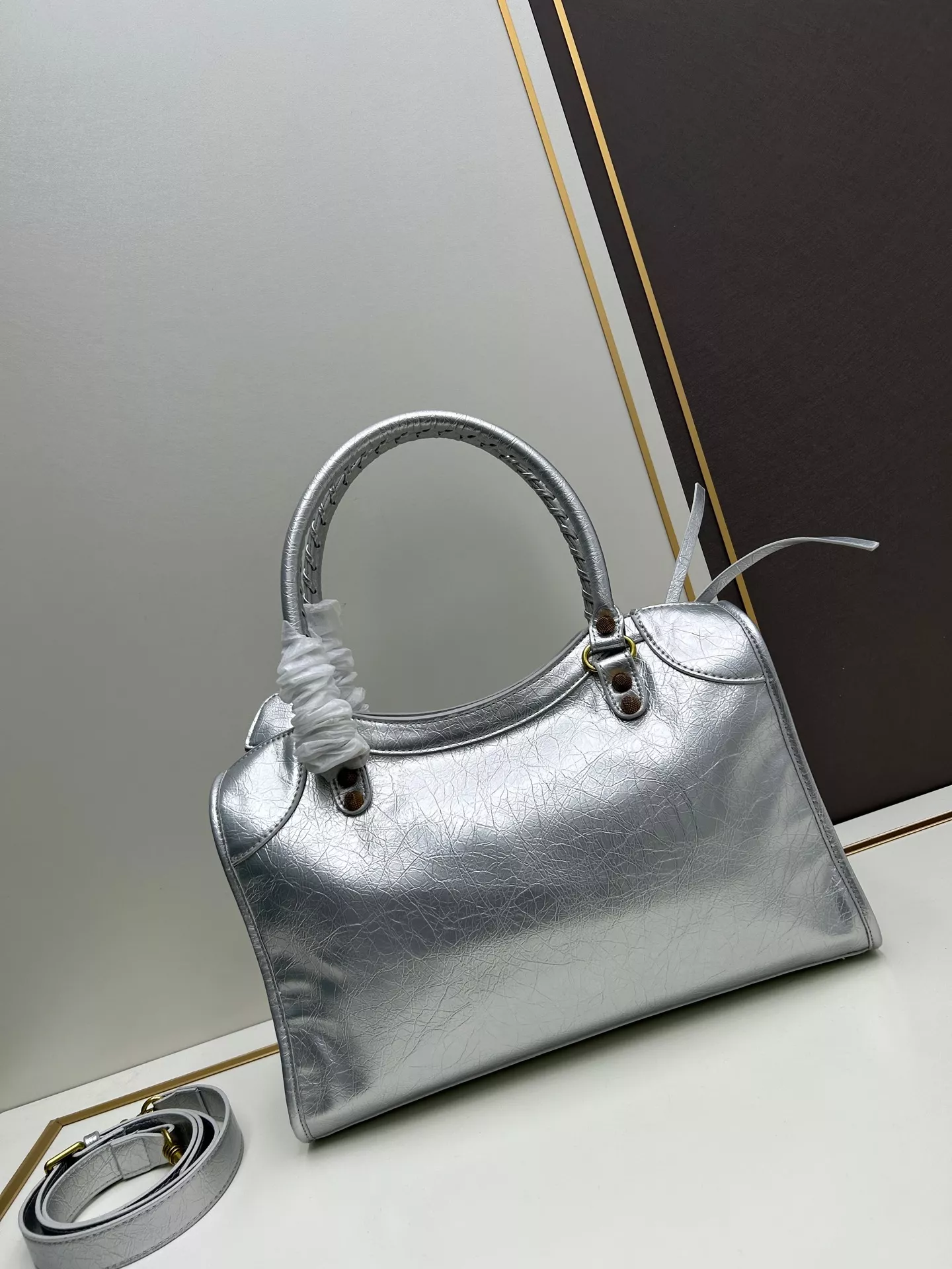 Balenciaga AAA Quality Handbags For Women EasyMatch 3131