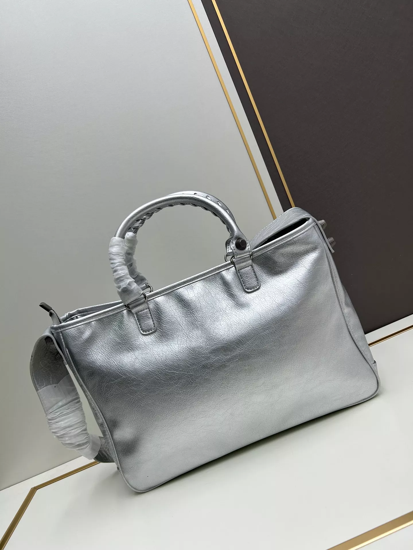 Balenciaga AAA Quality Handbags For Women Efficient 3479