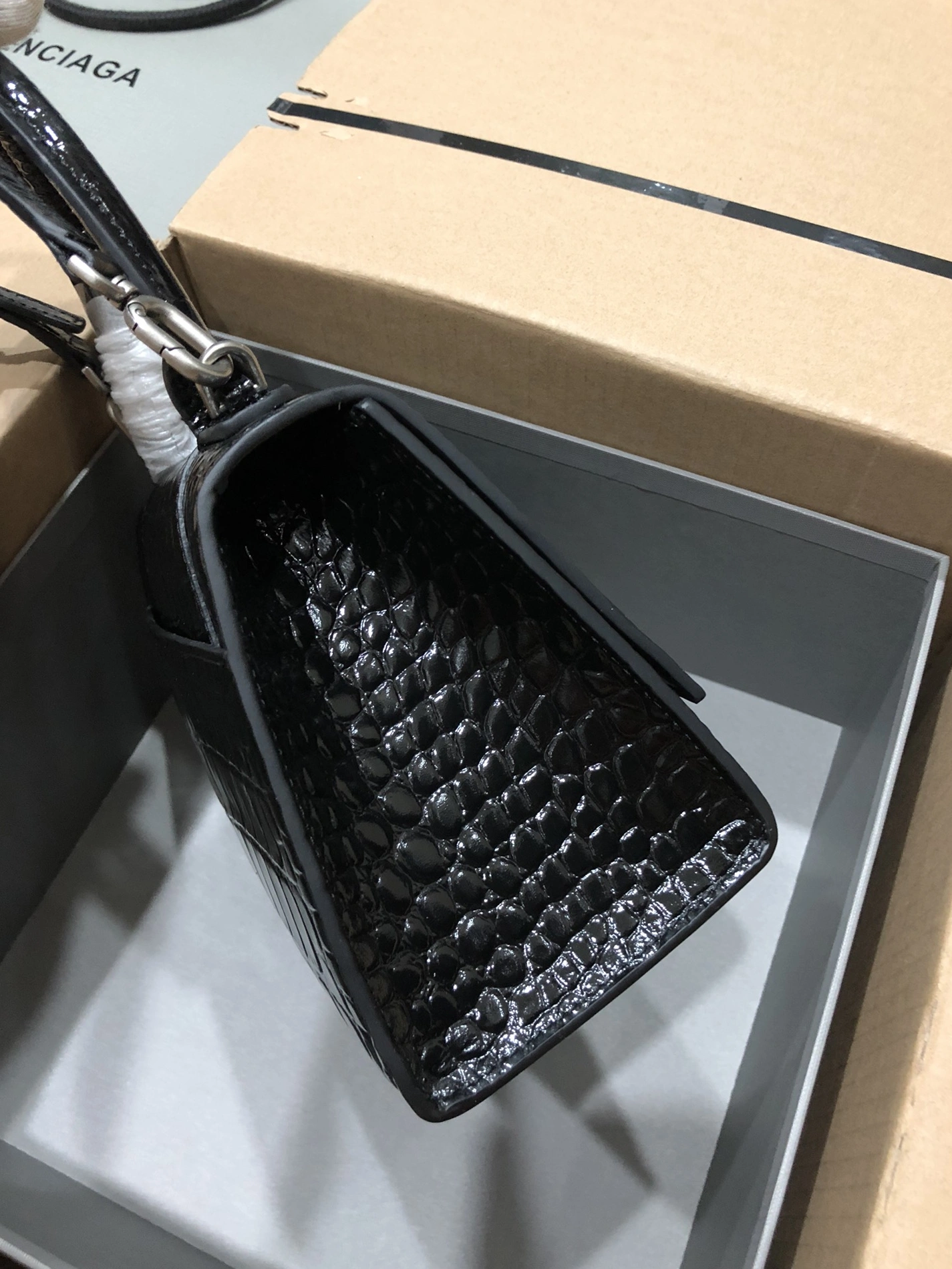Balenciaga AAA Quality Handbags For Women Lightweight 3362