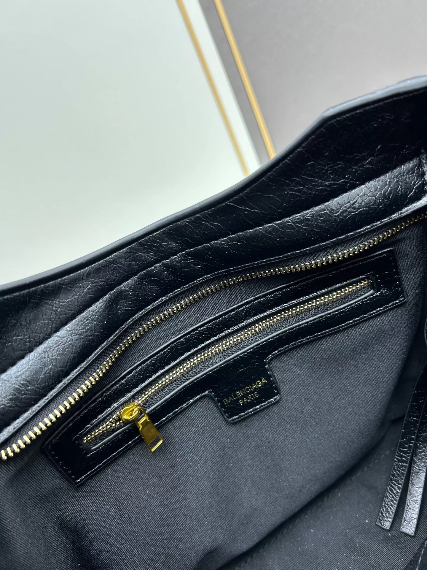 Balenciaga AAA Quality Handbags For Women Lightweight 4198