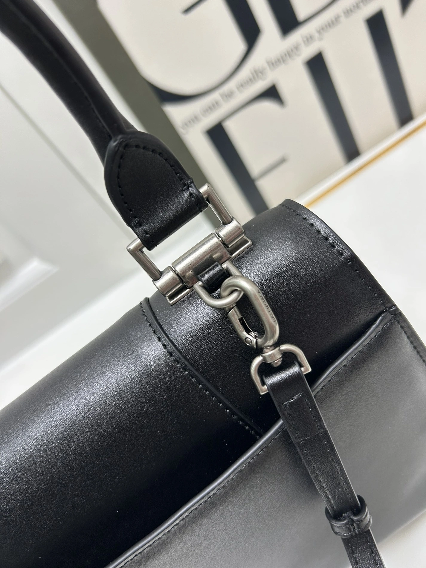 Balenciaga AAA Quality Handbags For Women Lightweight 7256