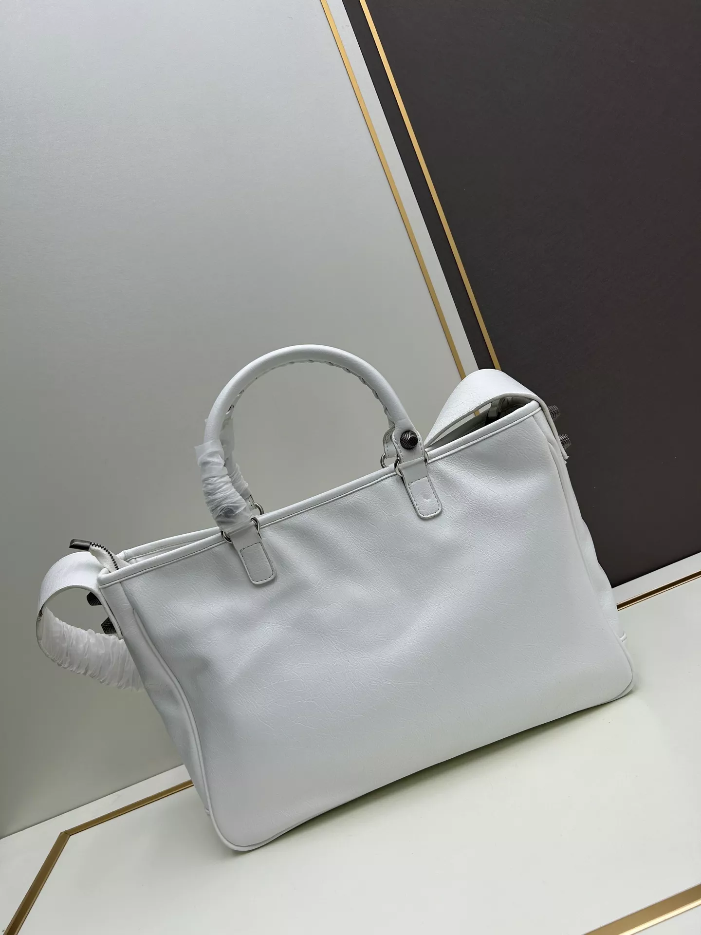 Balenciaga AAA Quality Handbags For Women NewStyle 2701