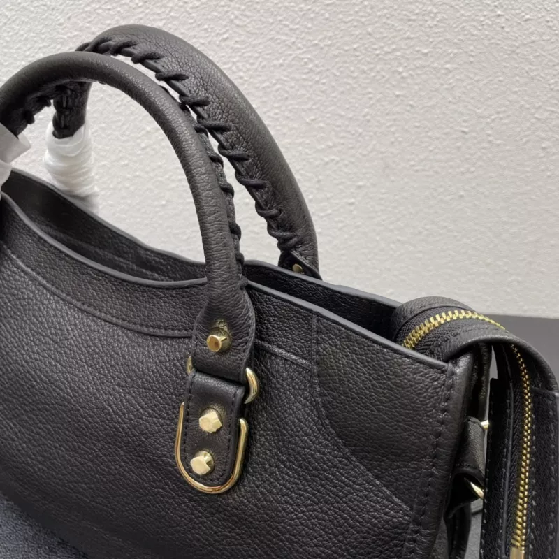 Balenciaga AAA Quality Handbags For Women Reliable 9301