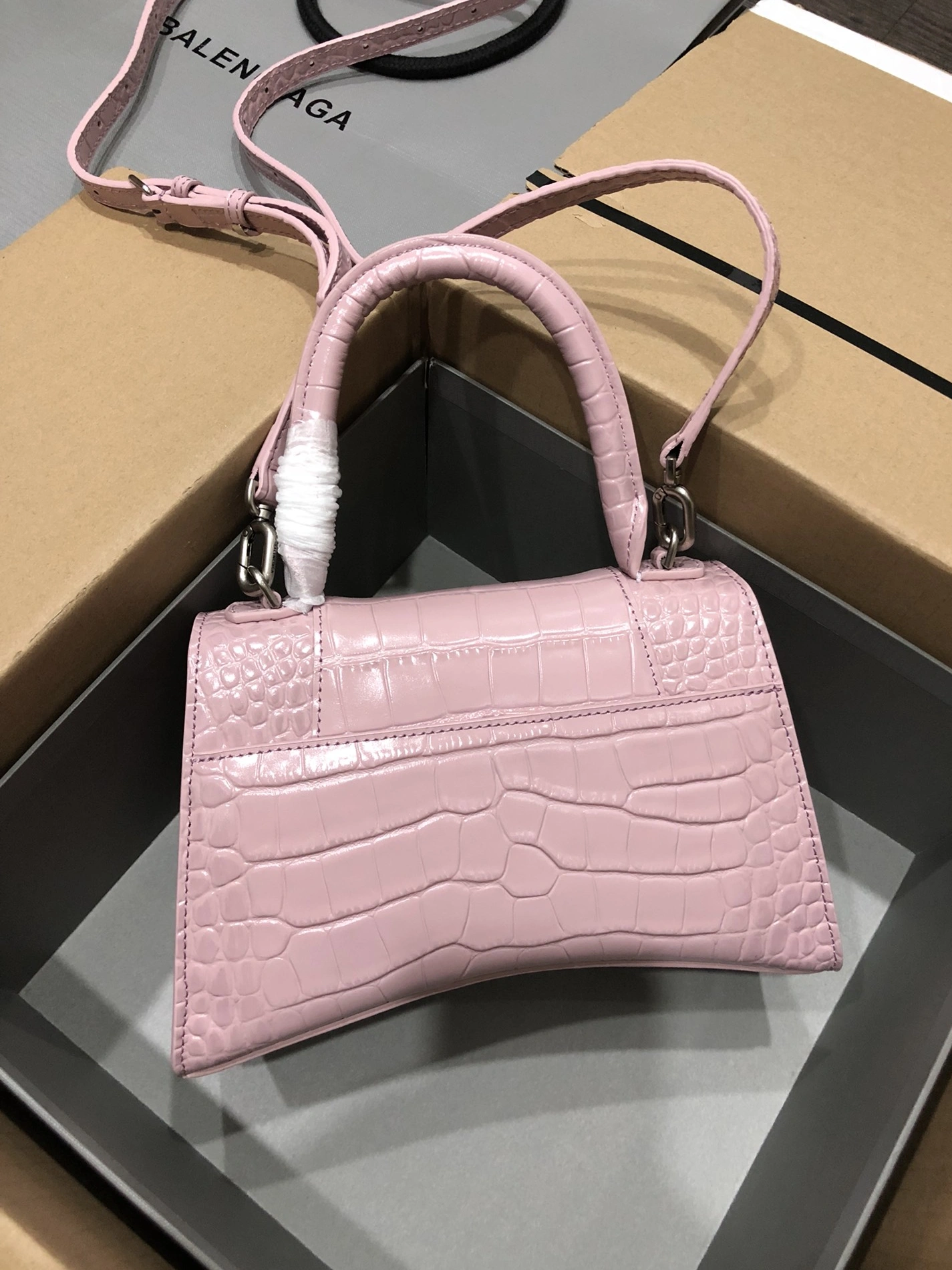 Balenciaga AAA Quality Handbags For Women Stylish 1524