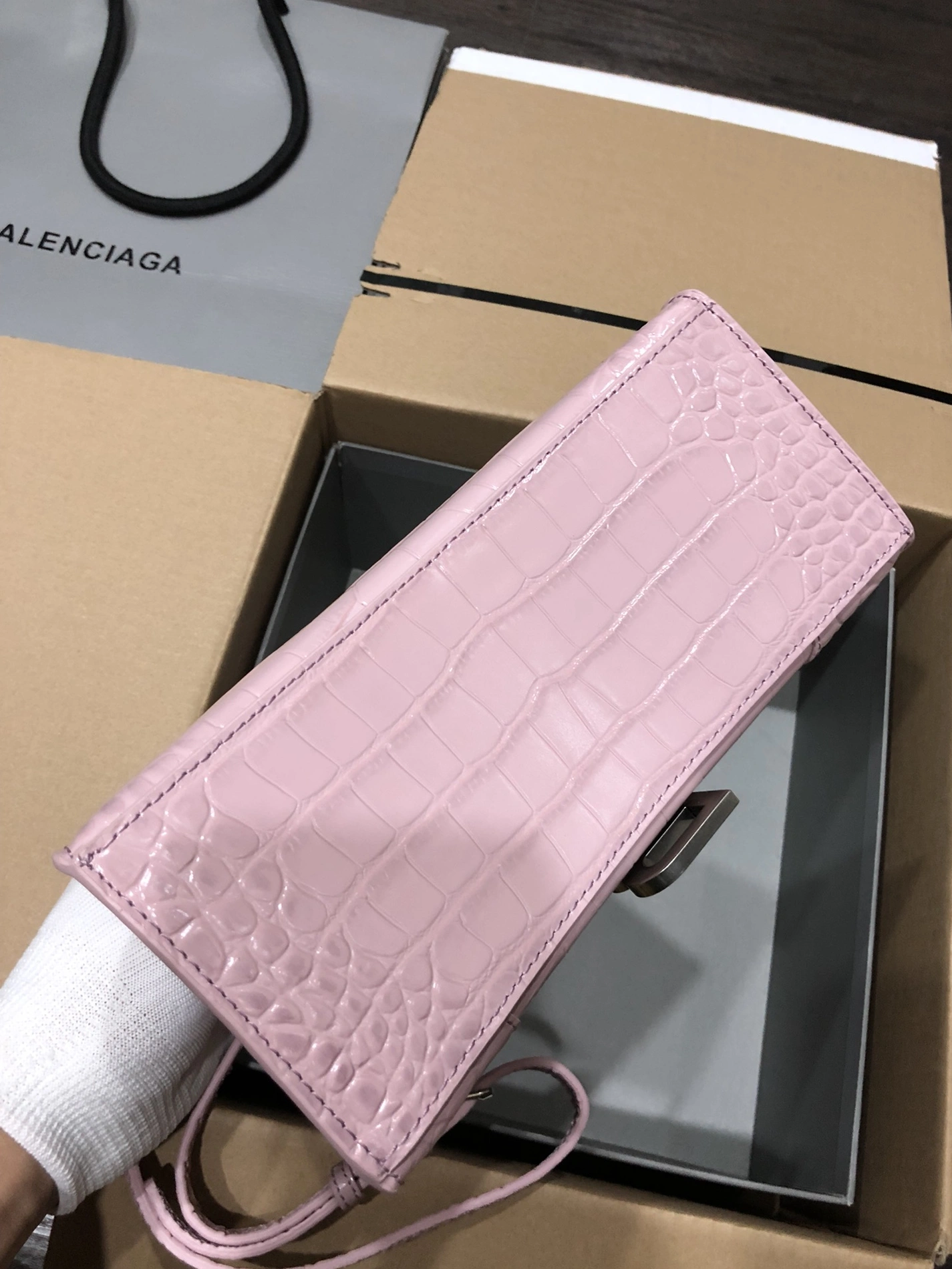Balenciaga AAA Quality Handbags For Women Stylish 1524