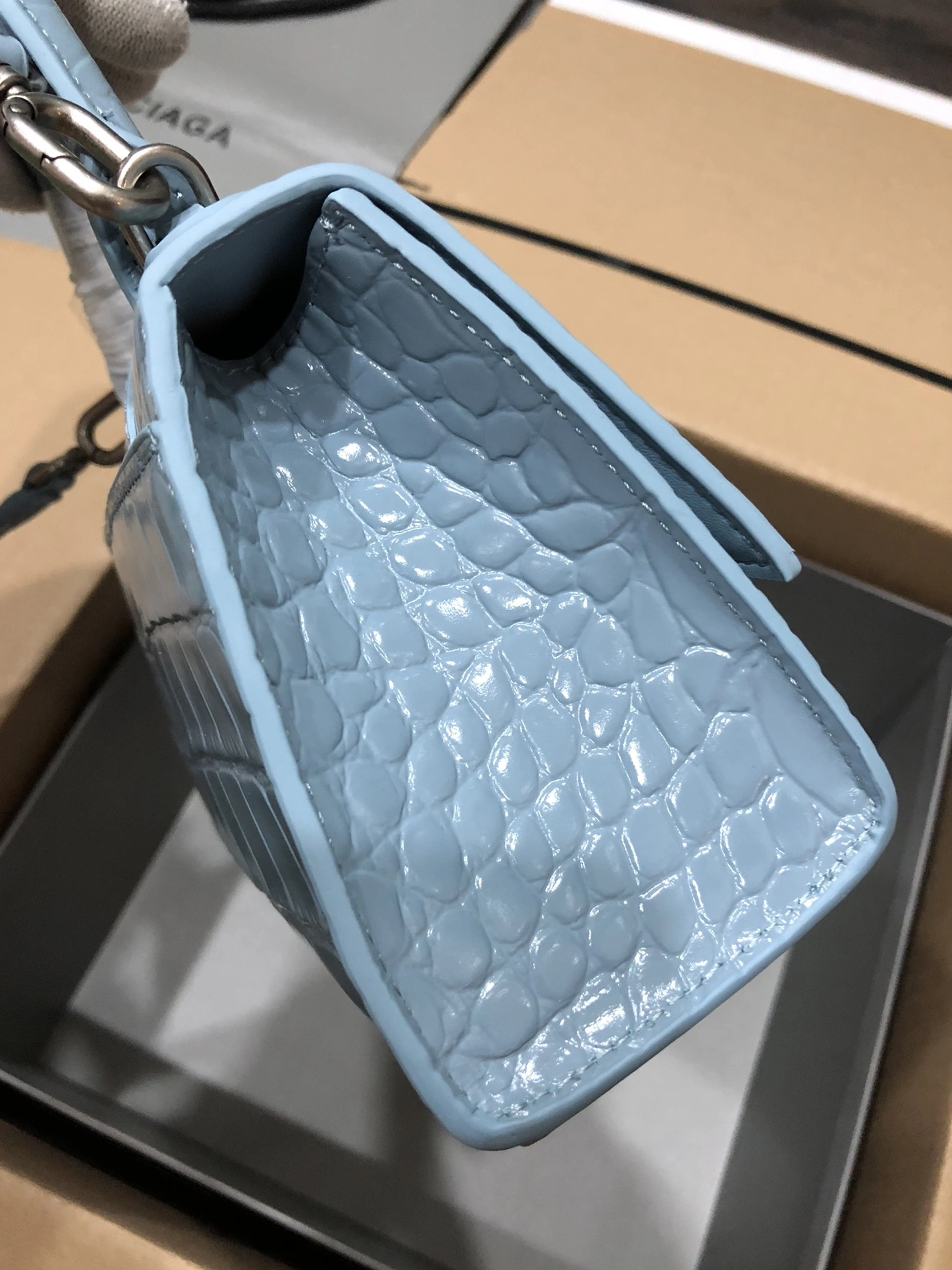 Balenciaga AAA Quality Handbags For Women Stylish 3085
