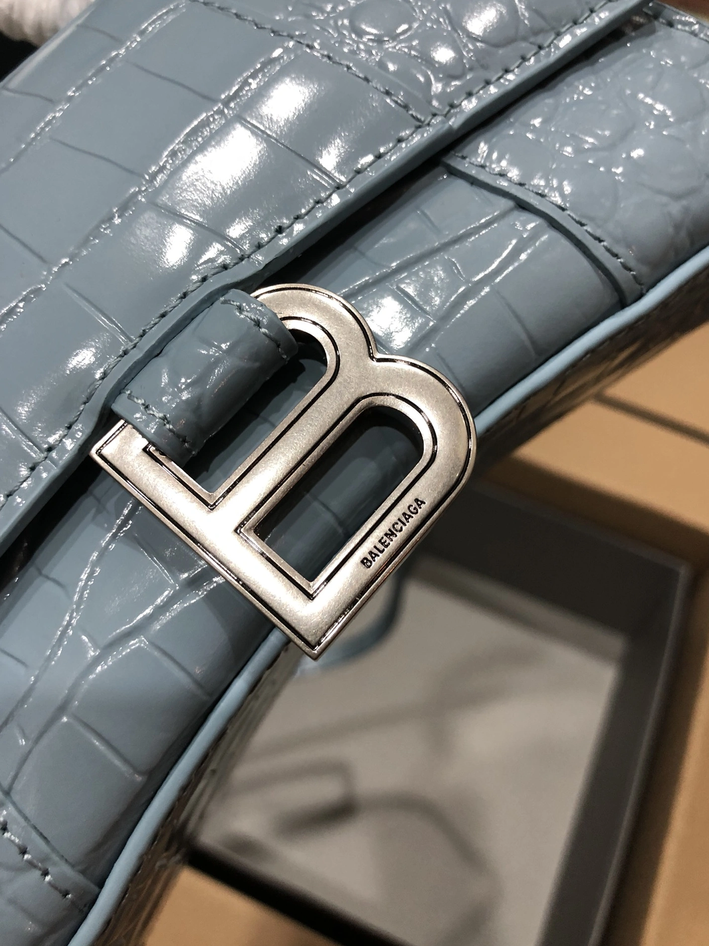 Balenciaga AAA Quality Handbags For Women Stylish 3085